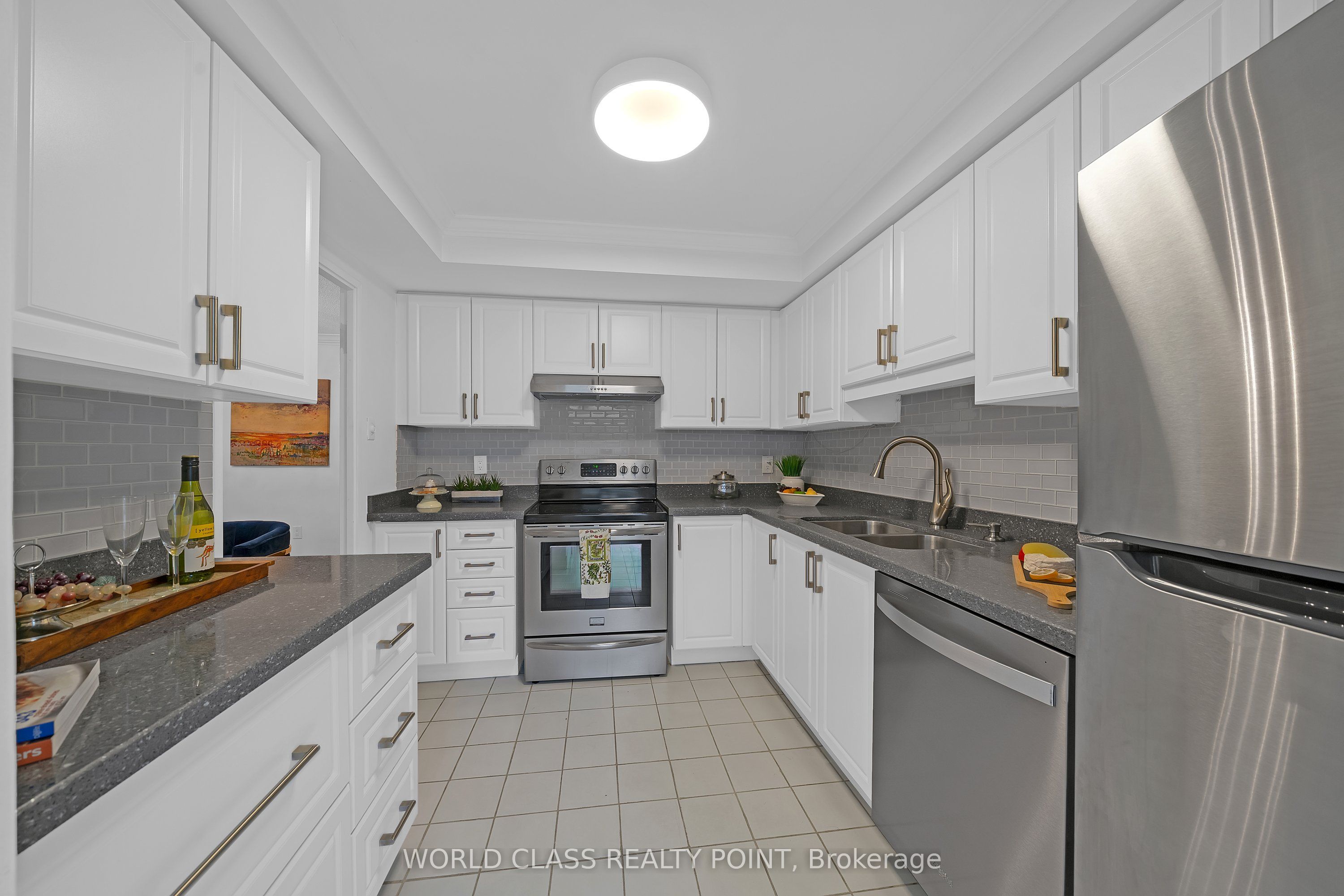 40 Harding Boulevard 201 Property Photo 2