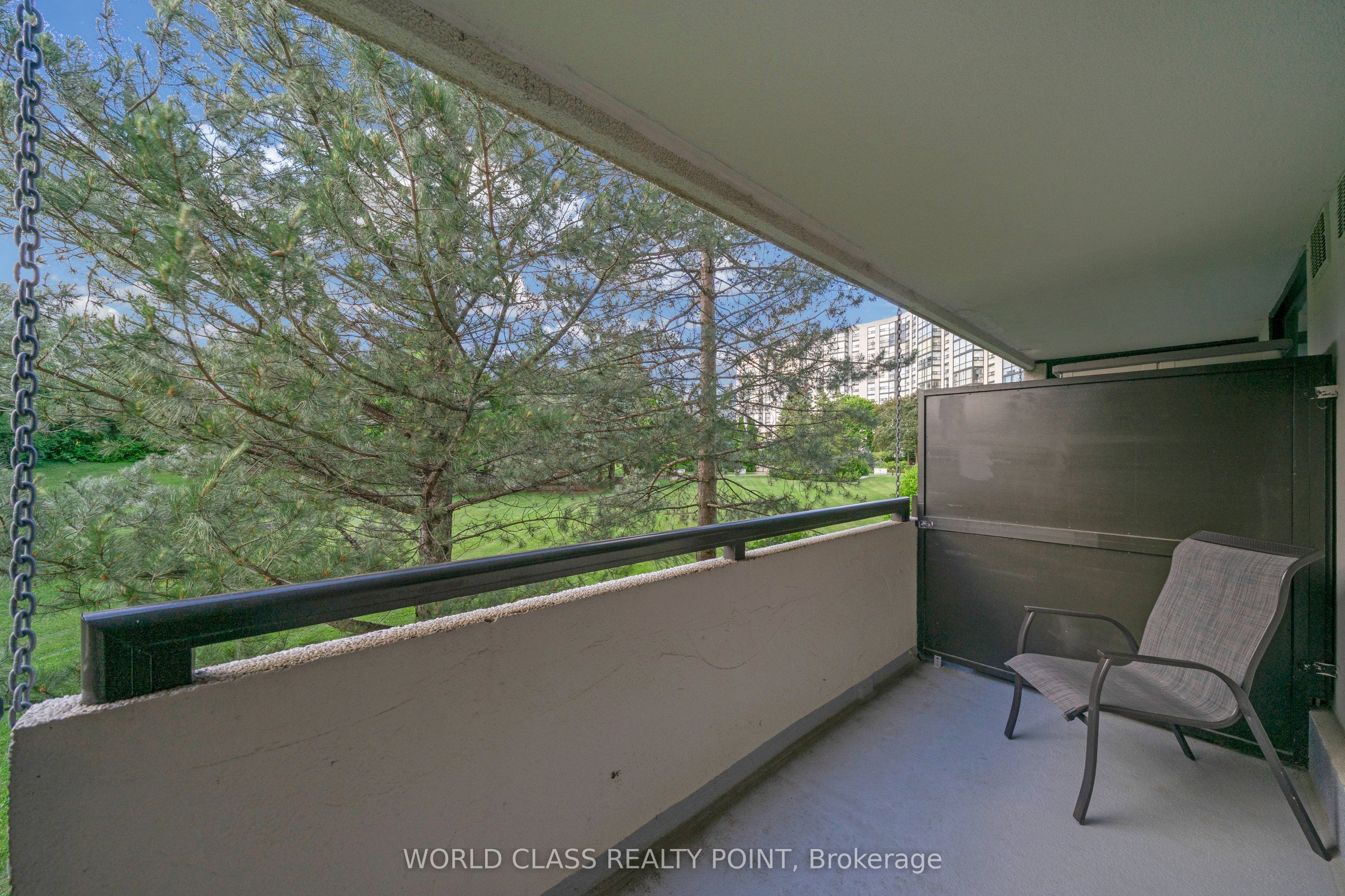 40 Harding Boulevard 201 Property Photo 6