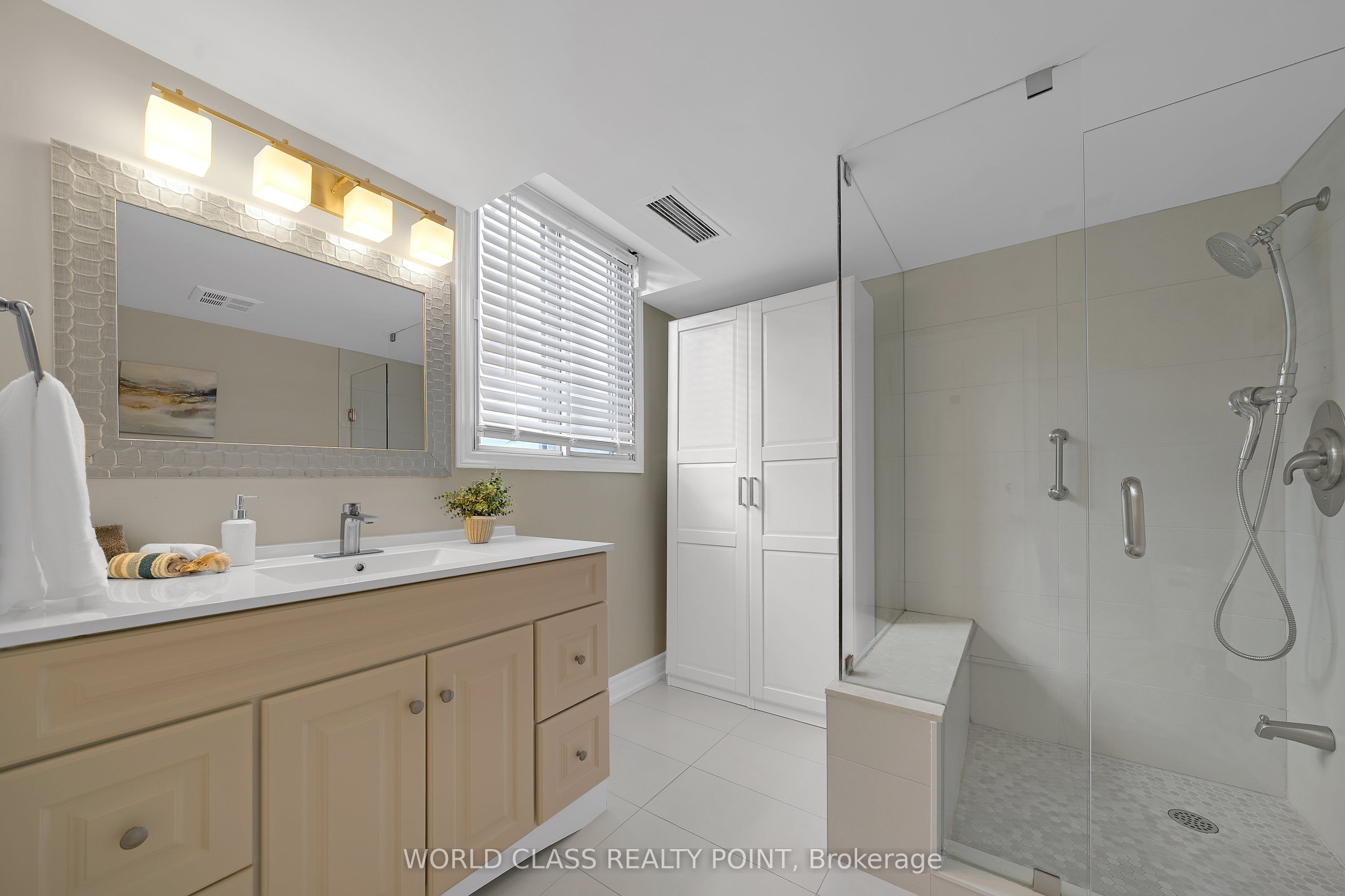 40 Harding Boulevard 201 Property Photo 8