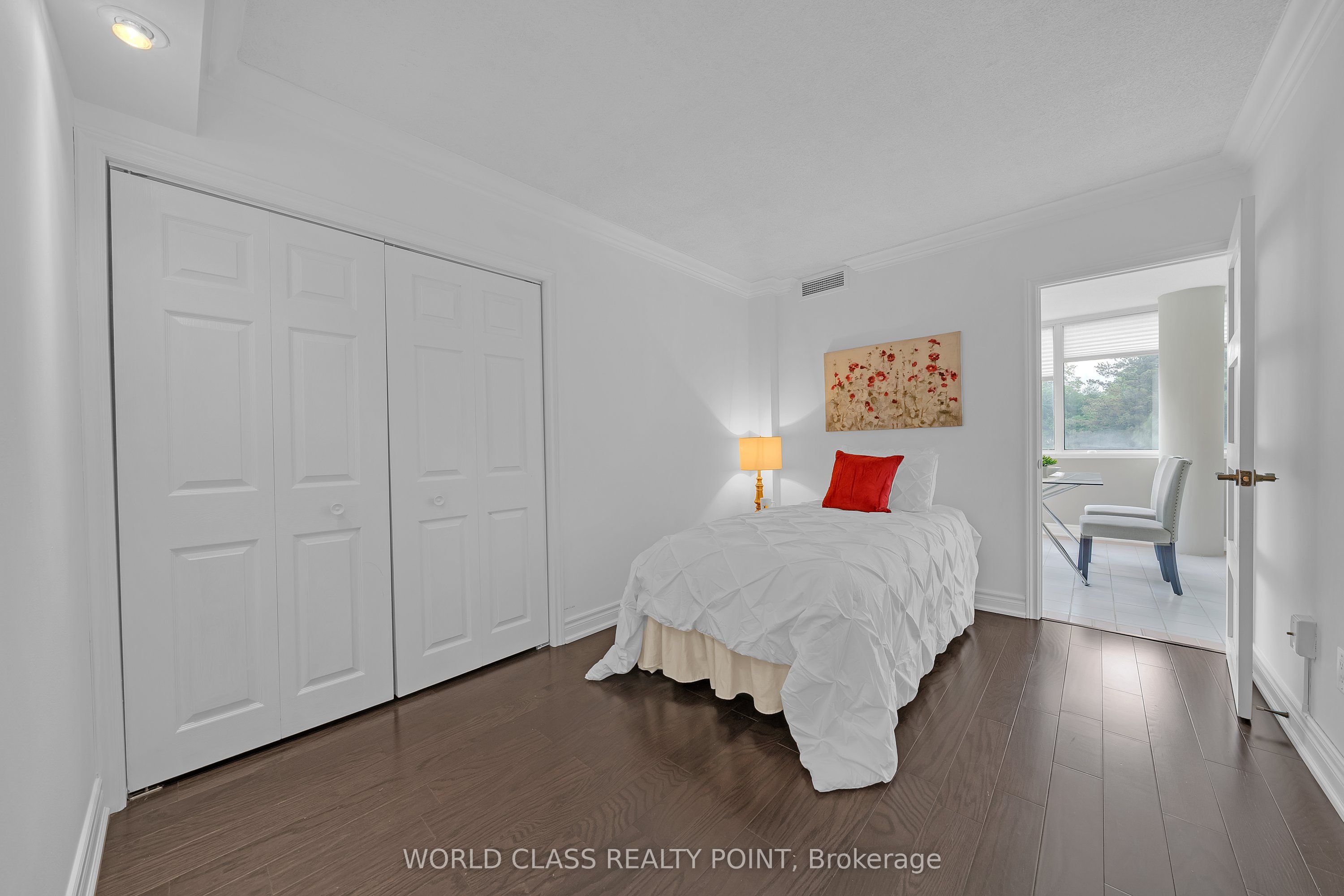 40 Harding Boulevard 201 Property Photo 13