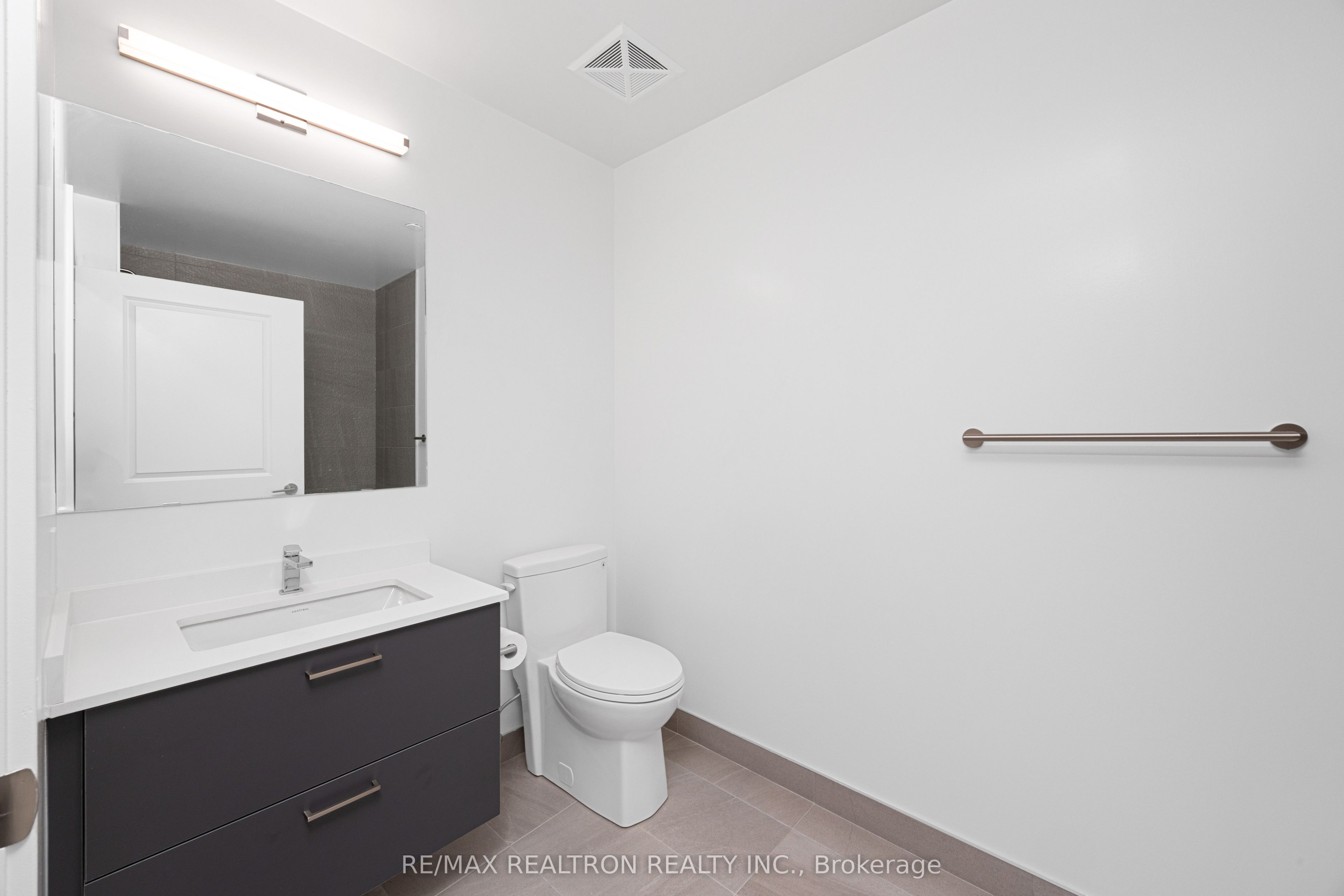 30 Upper Mall Way A620 Property Photo 3