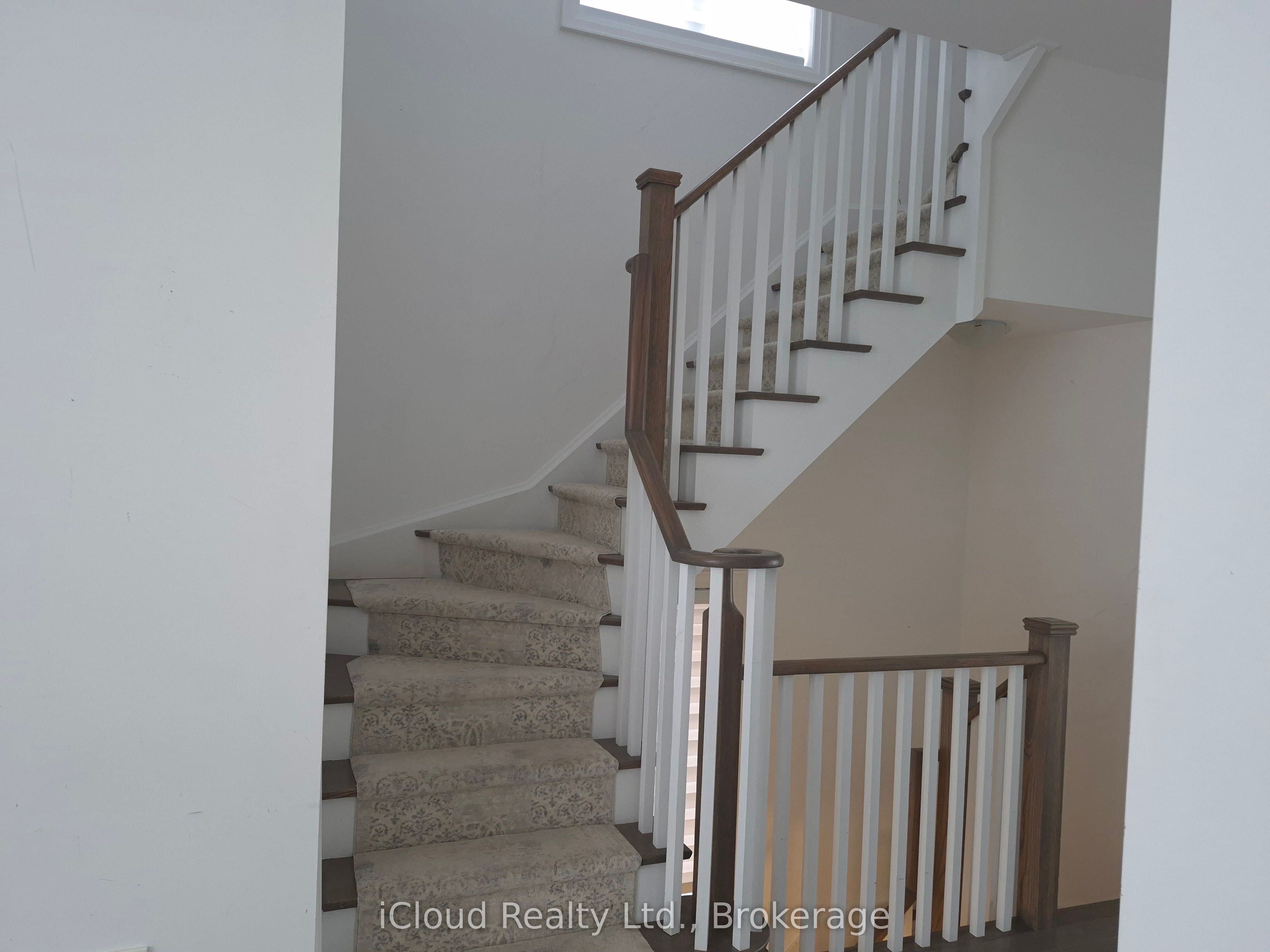 31 Globemaster Lane Property Photo 5