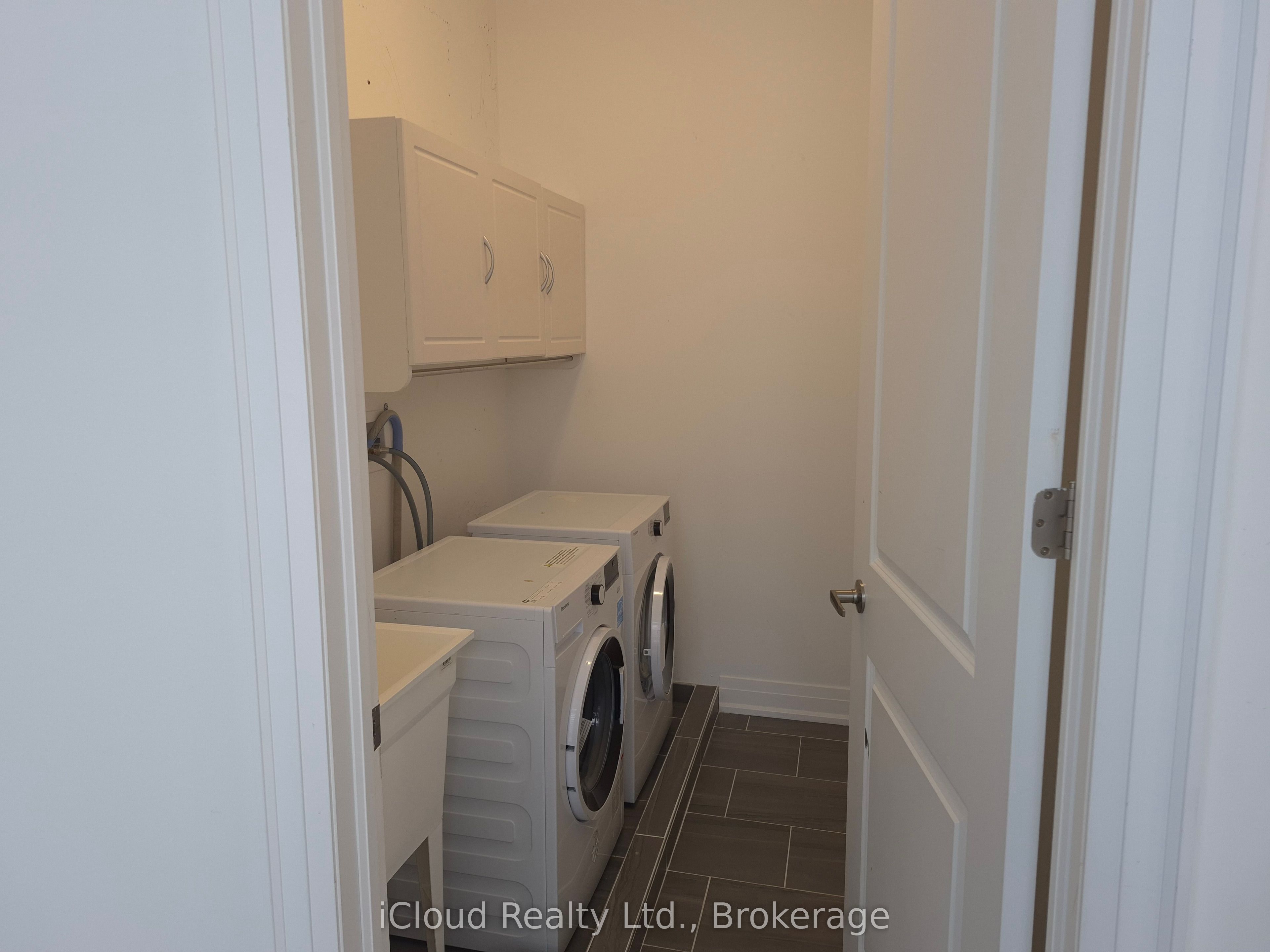 31 Globemaster Lane Property Photo 12