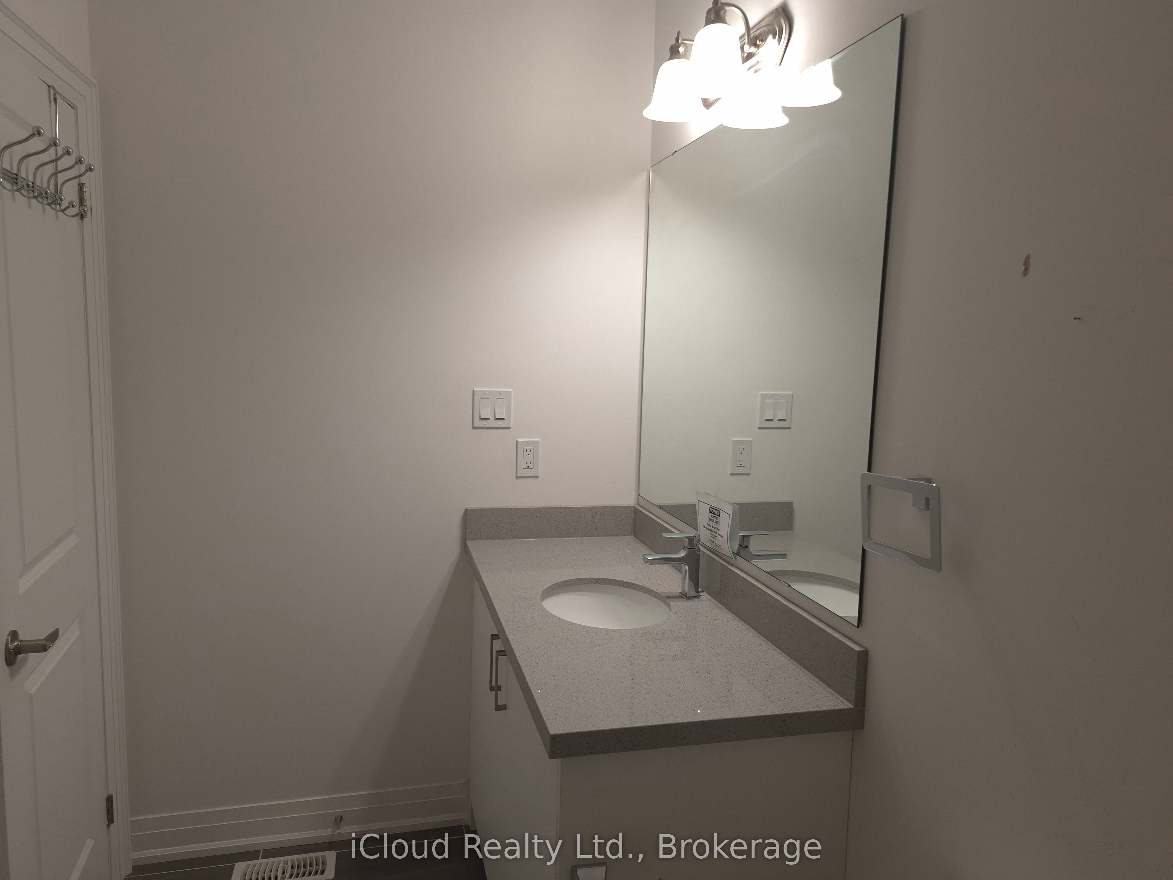 31 Globemaster Lane Property Photo 23