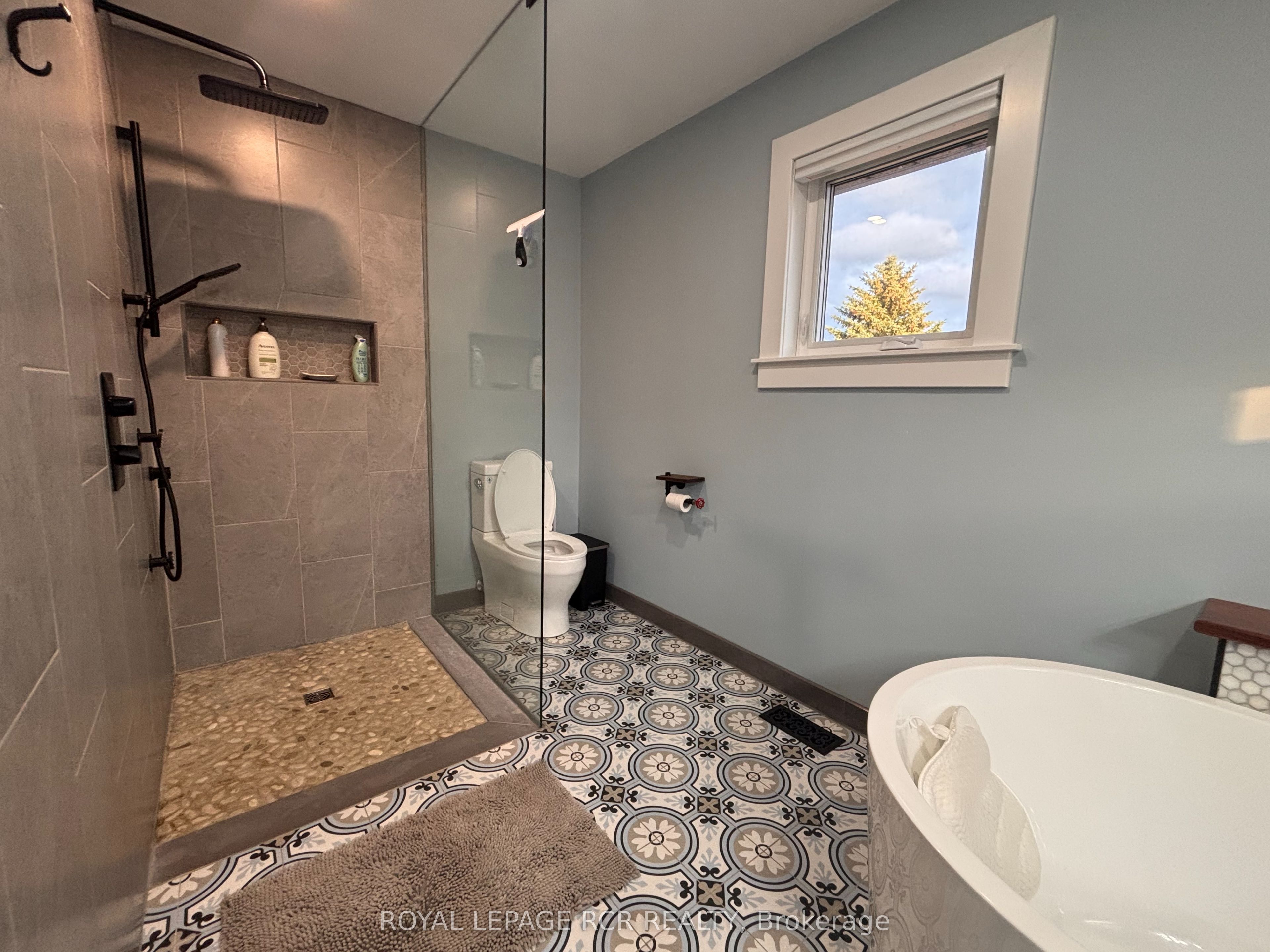 16 Loree Drive Property Photo 17