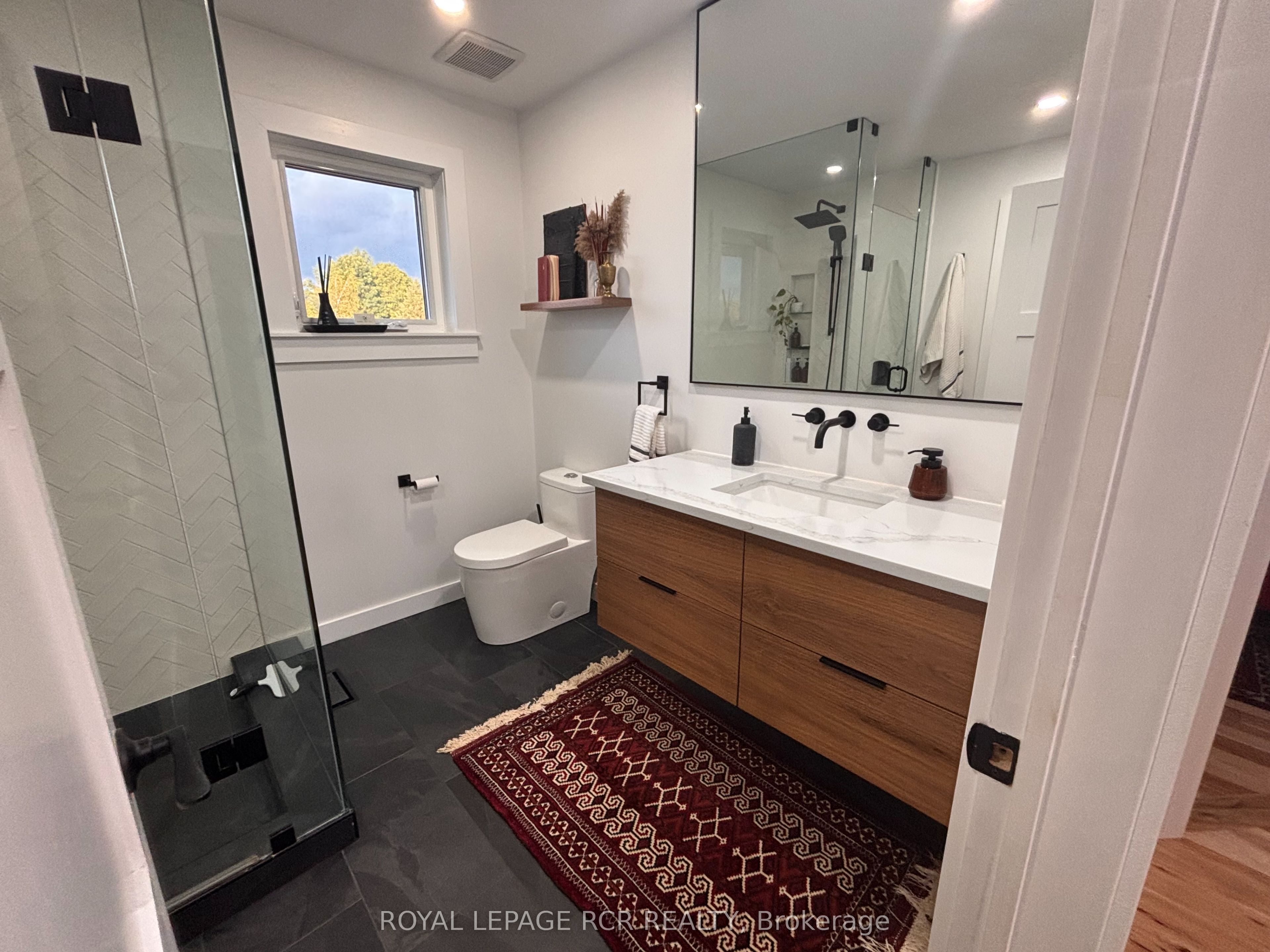 16 Loree Drive Property Photo 20
