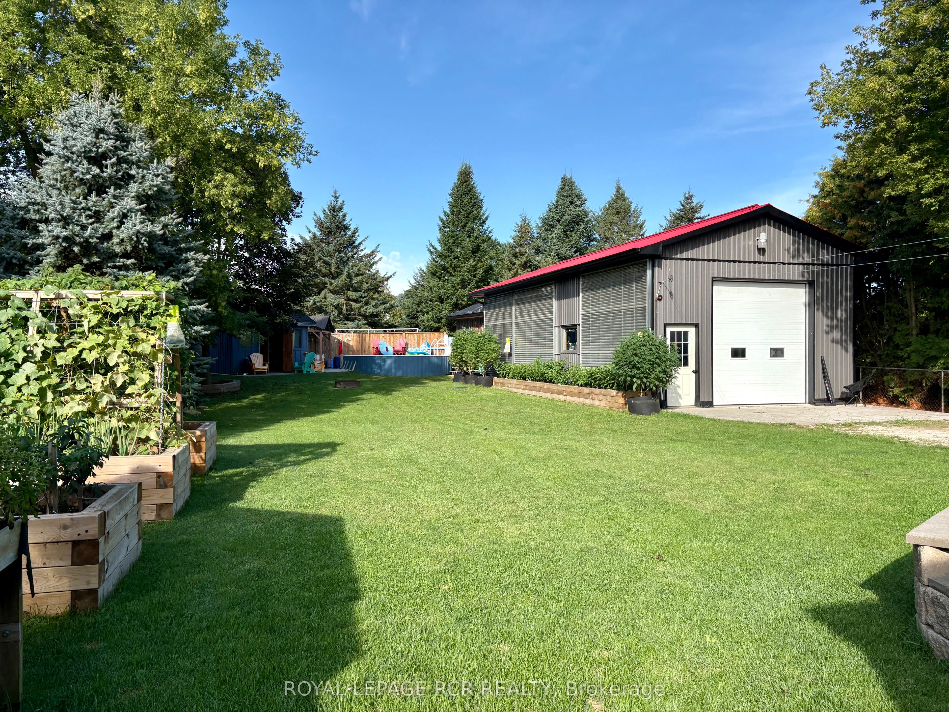 16 Loree Drive Property Photo 40