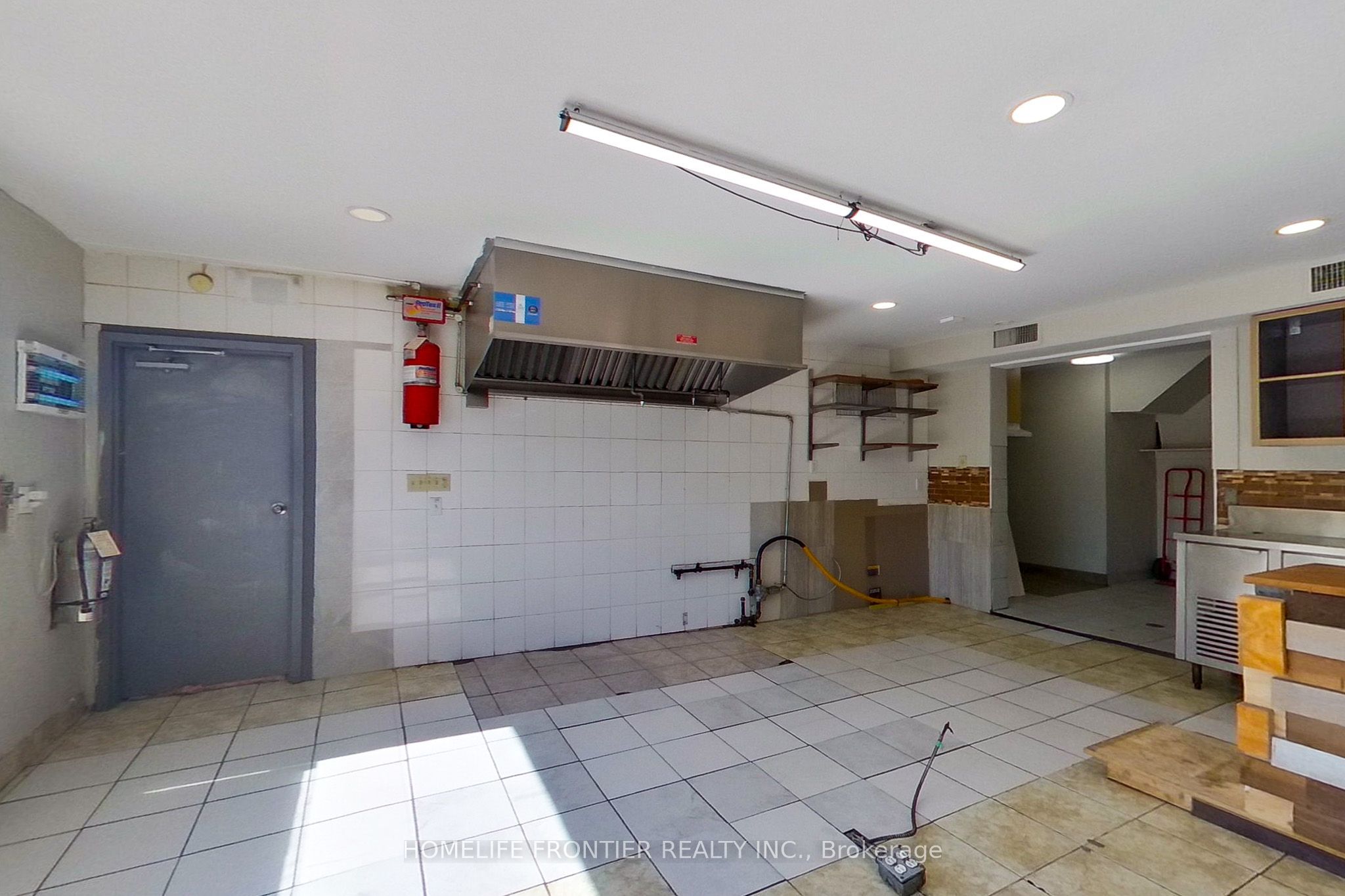 1382 Killarney Beach Road Se B Property Photo 2