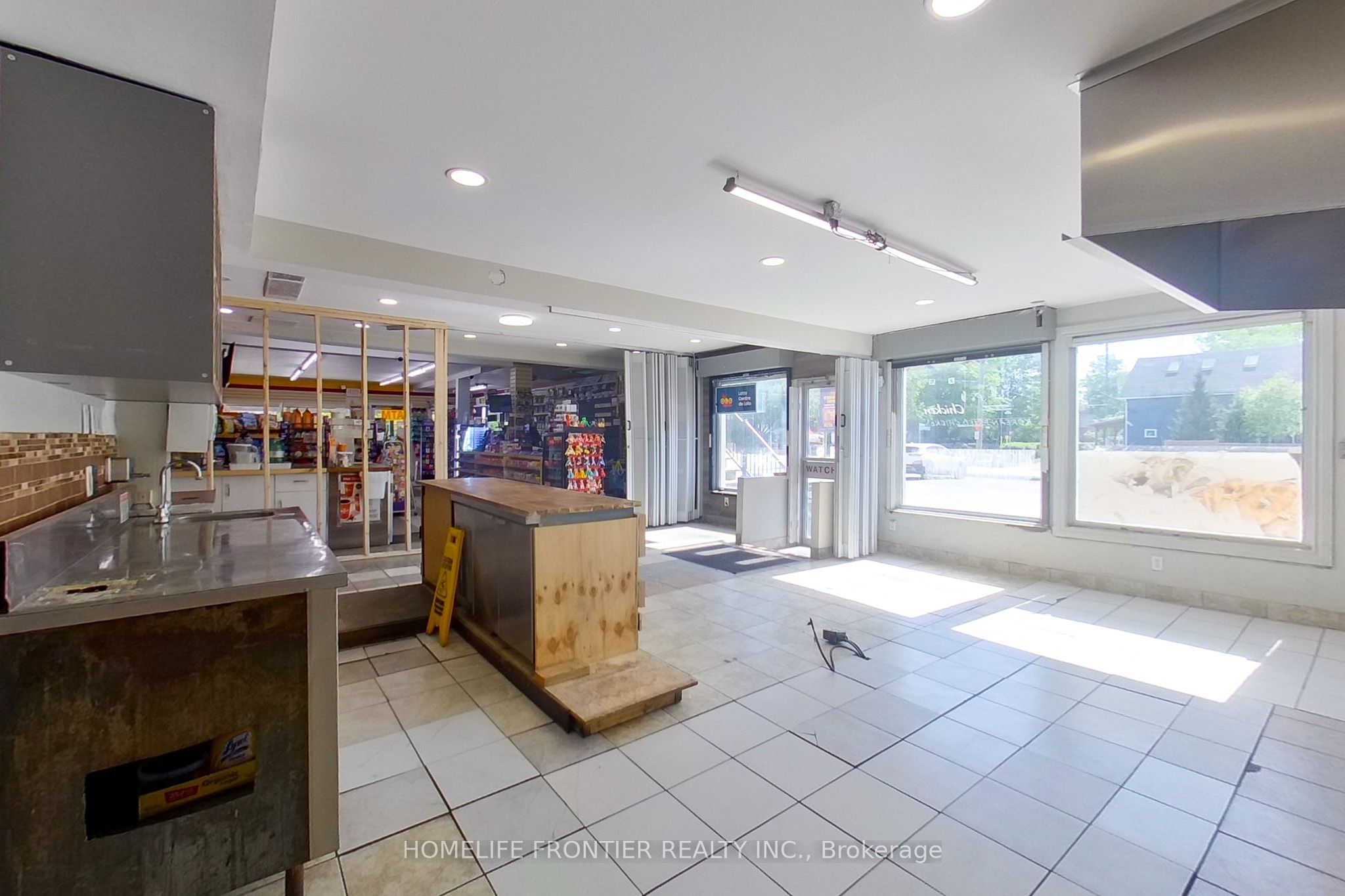 1382 Killarney Beach Road Se B Property Photo 4
