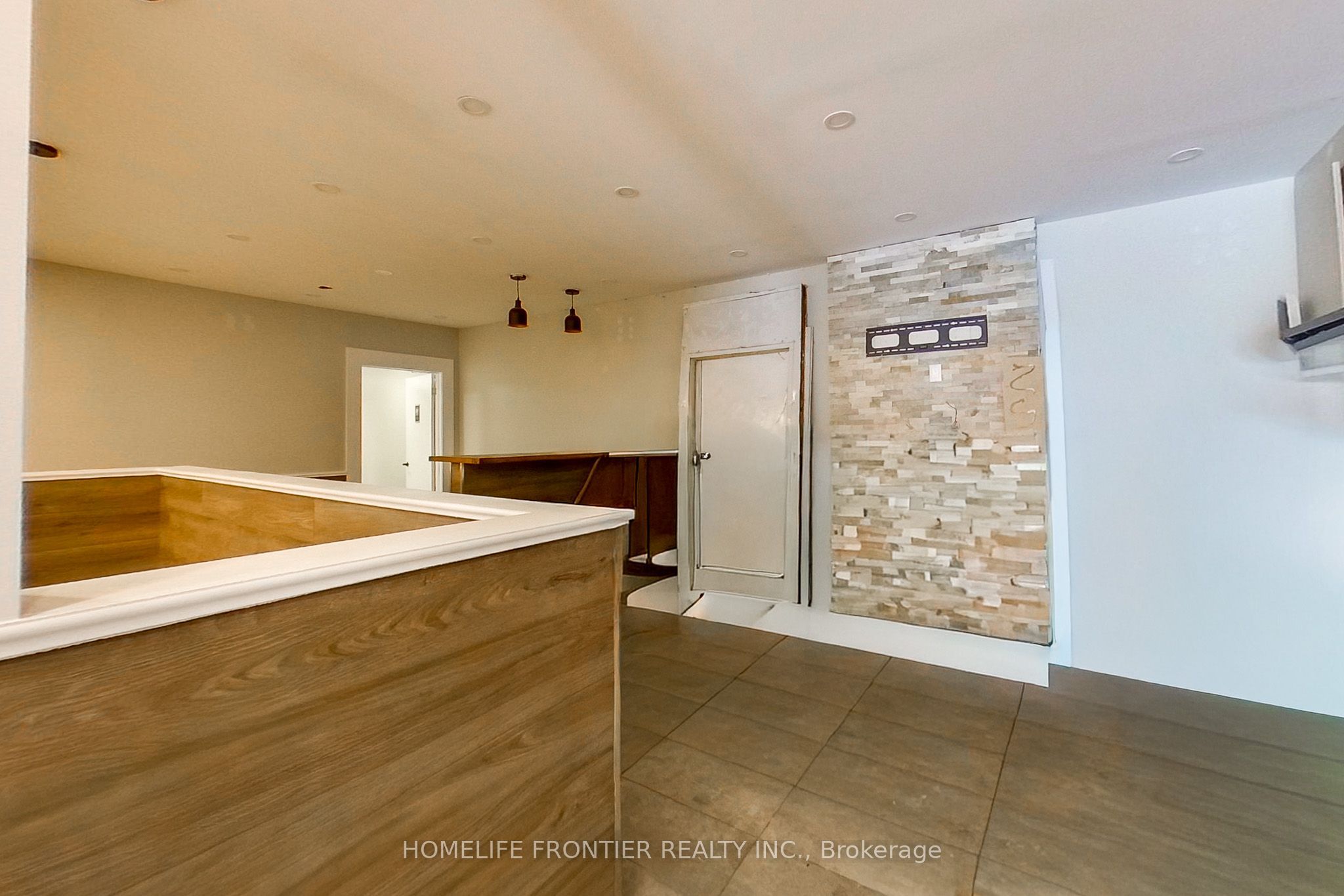 1382 Killarney Beach Road Se B Property Photo 9