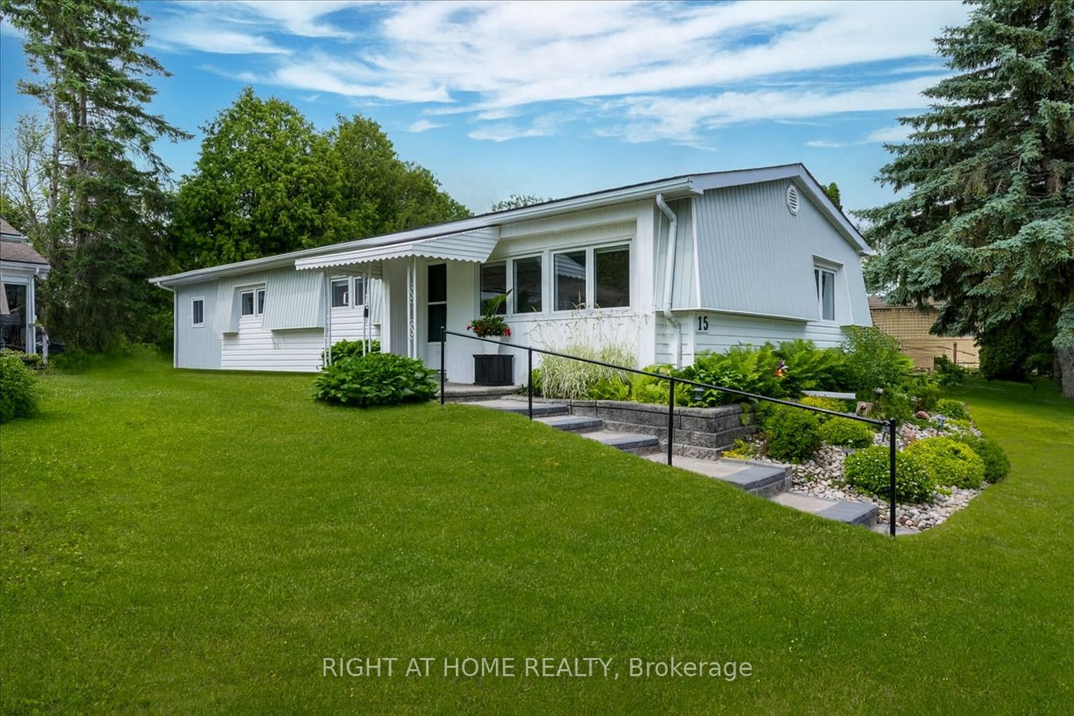 15 Flora Drive Property Photo 1