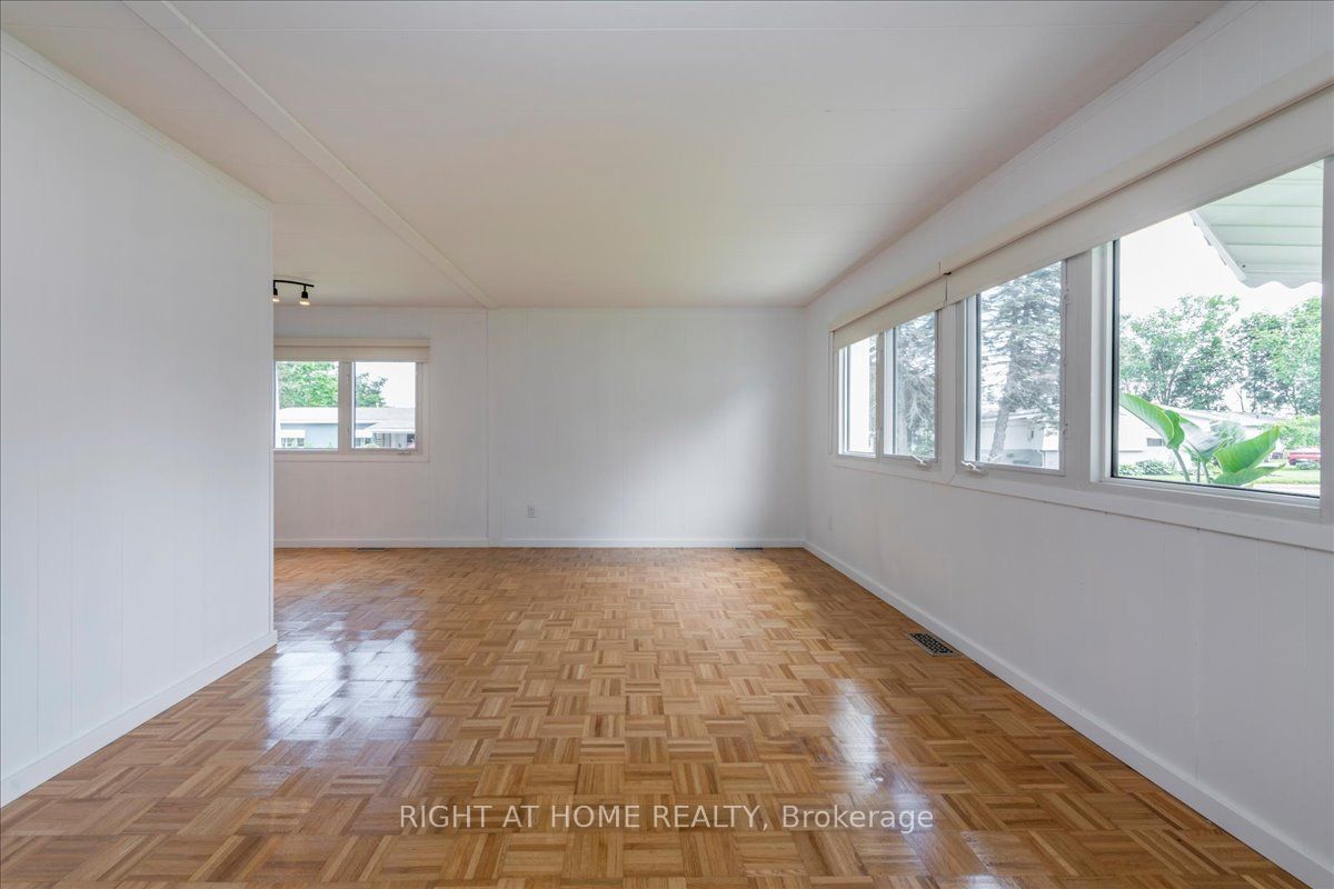 15 Flora Drive Property Photo 4