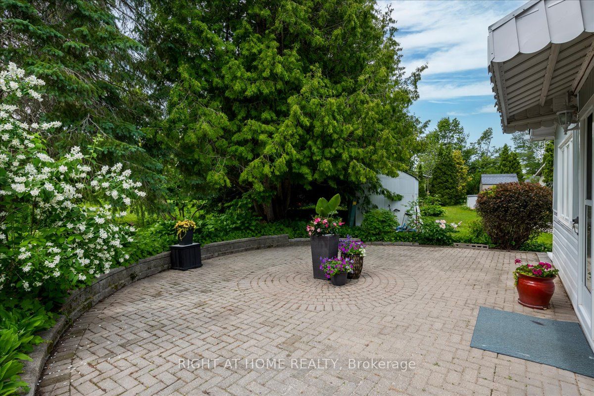 15 Flora Drive Property Photo 25