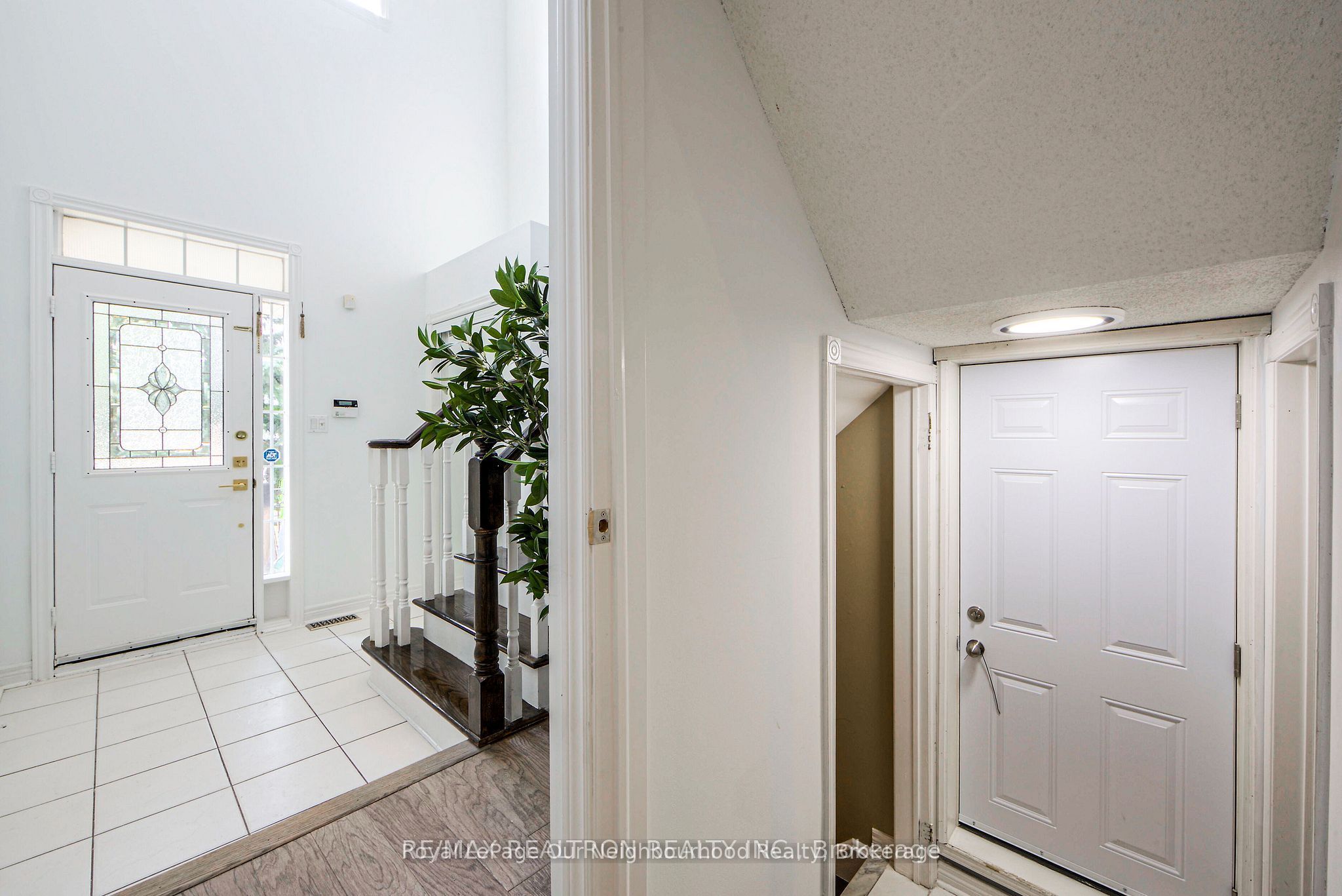 269 Treasure Road E Upper Property Photo 29