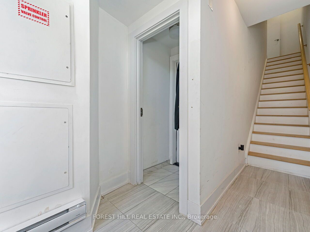 1 Hartman Avenue 5 Property Photo 3