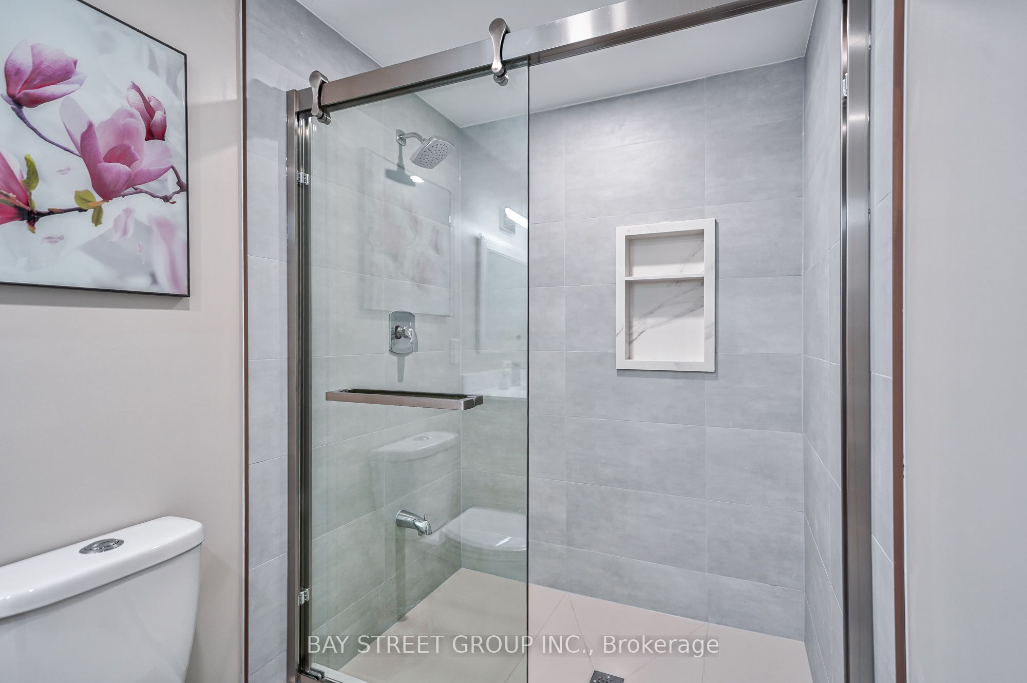 169 Killian Road Room A Property Photo 12