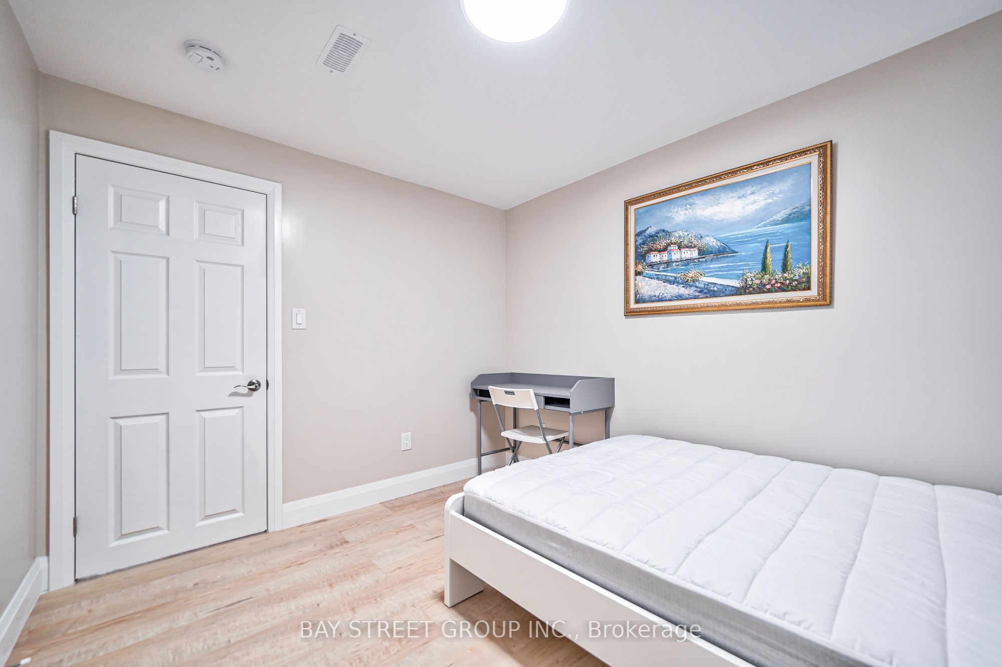 169 Killian Road Room A Property Photo 21