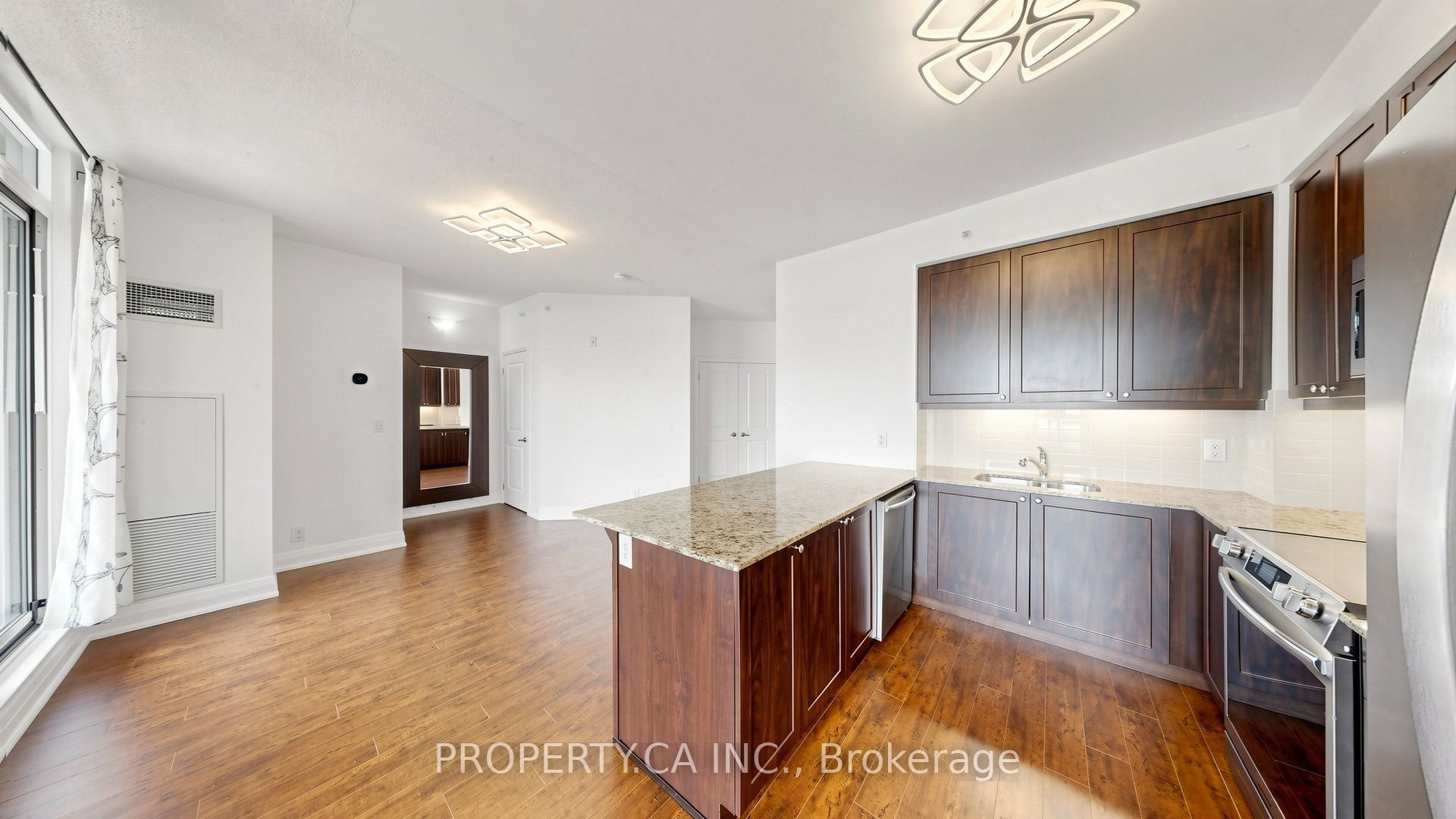 24 Woodstream Boulevard 516 Property Photo 12