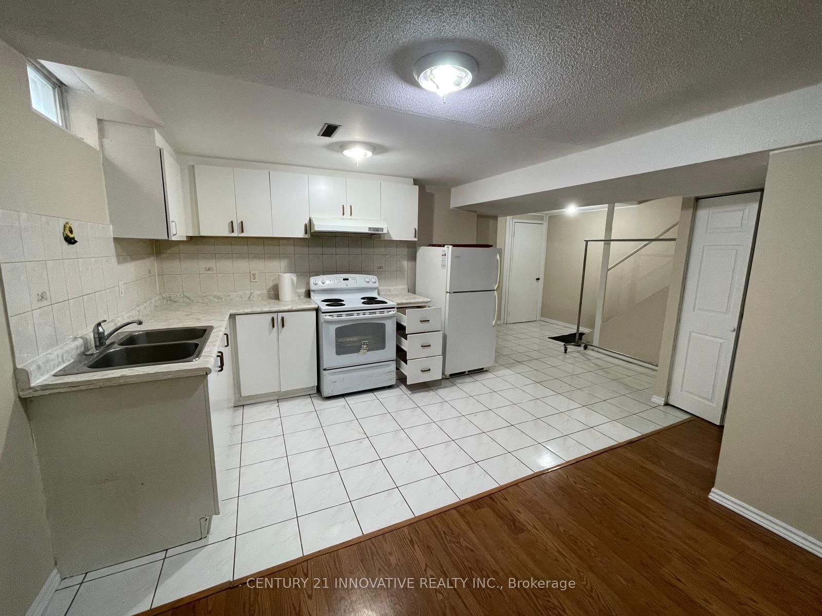 64 E Cimmaron Street E Basement Property Photo 7
