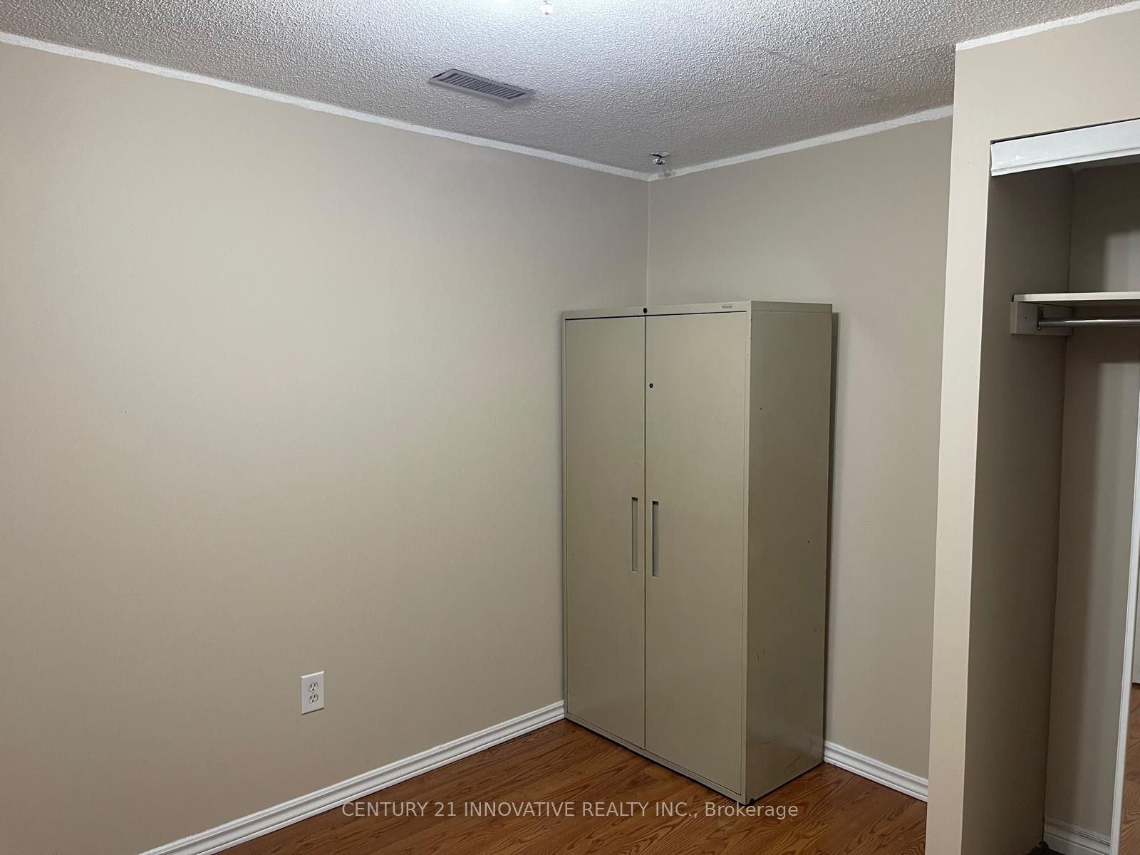 64 E Cimmaron Street E Basement Property Photo 8
