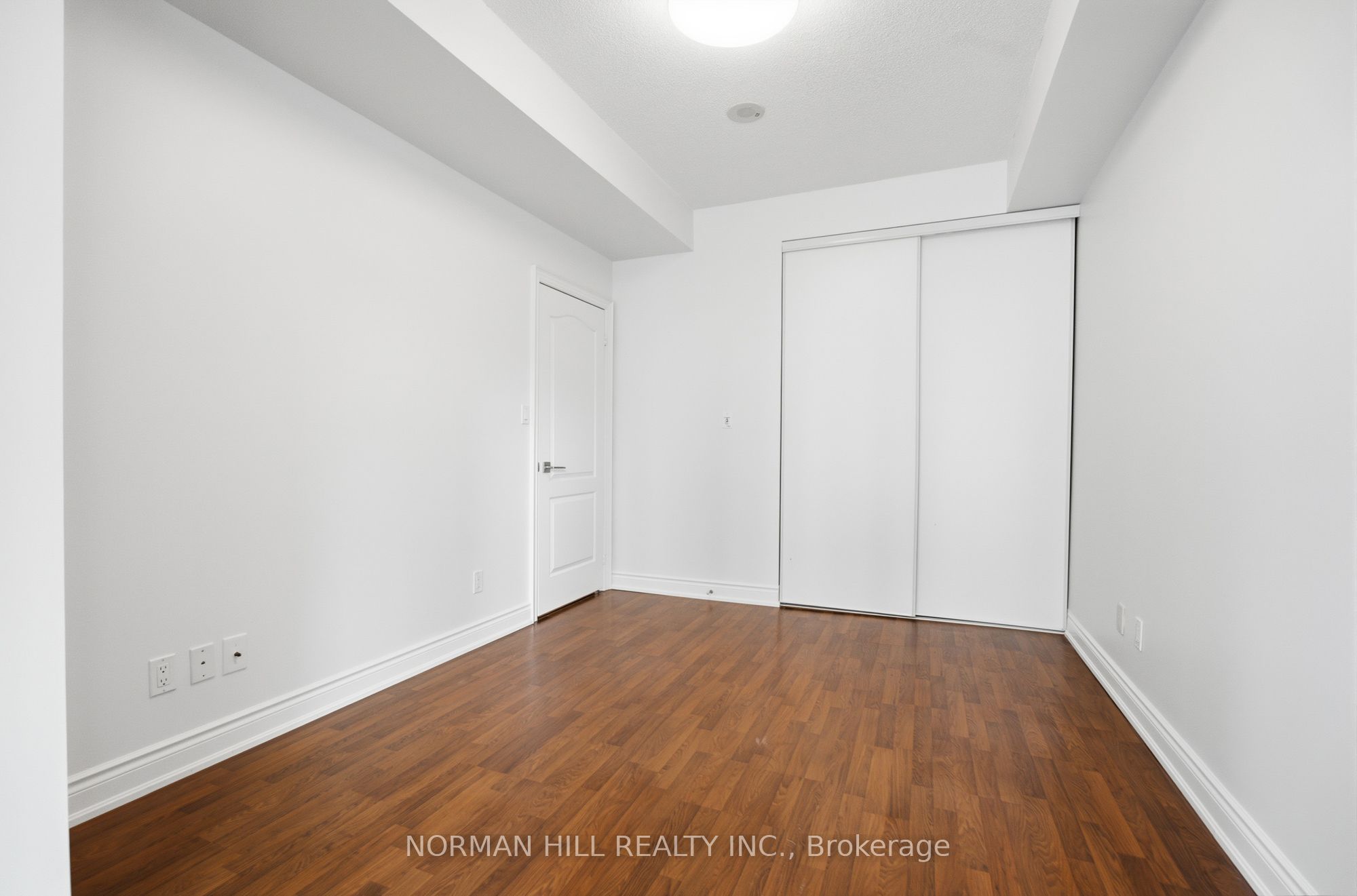 60 South Town Centre Boulevard 211 Property Photo 25