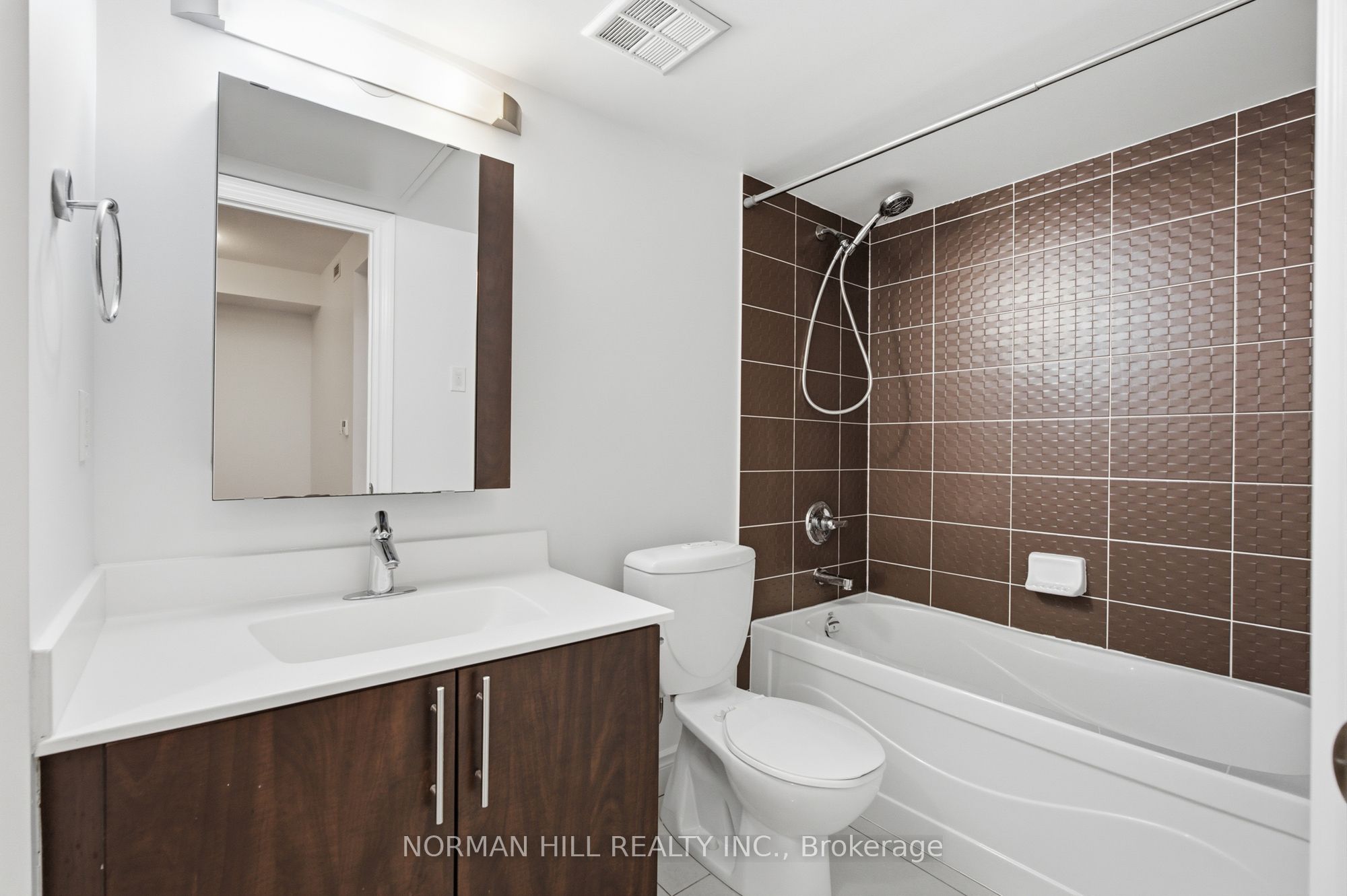 60 South Town Centre Boulevard 211 Property Photo 27