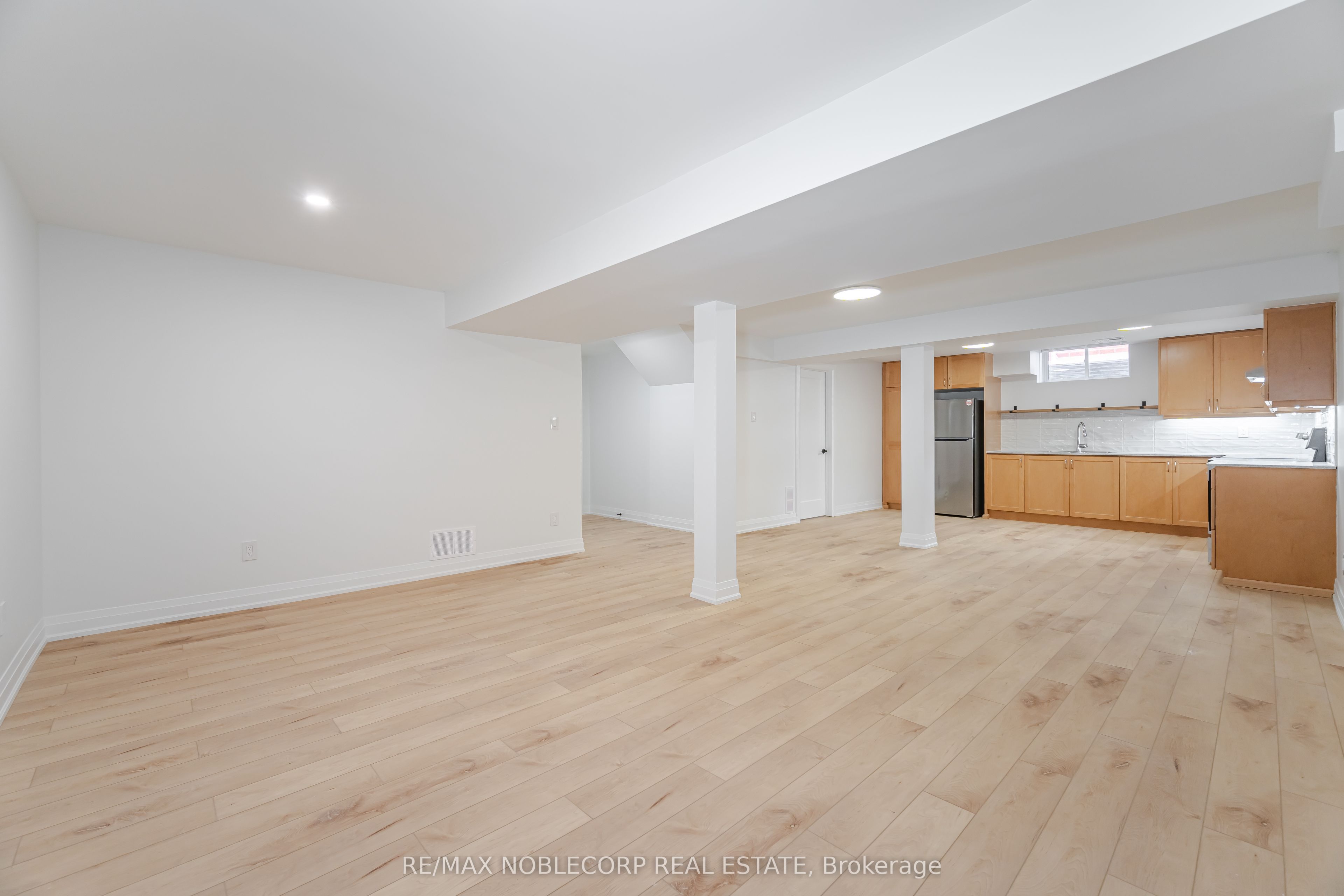 131 Dunstan Crescent Lower Property Photo 7
