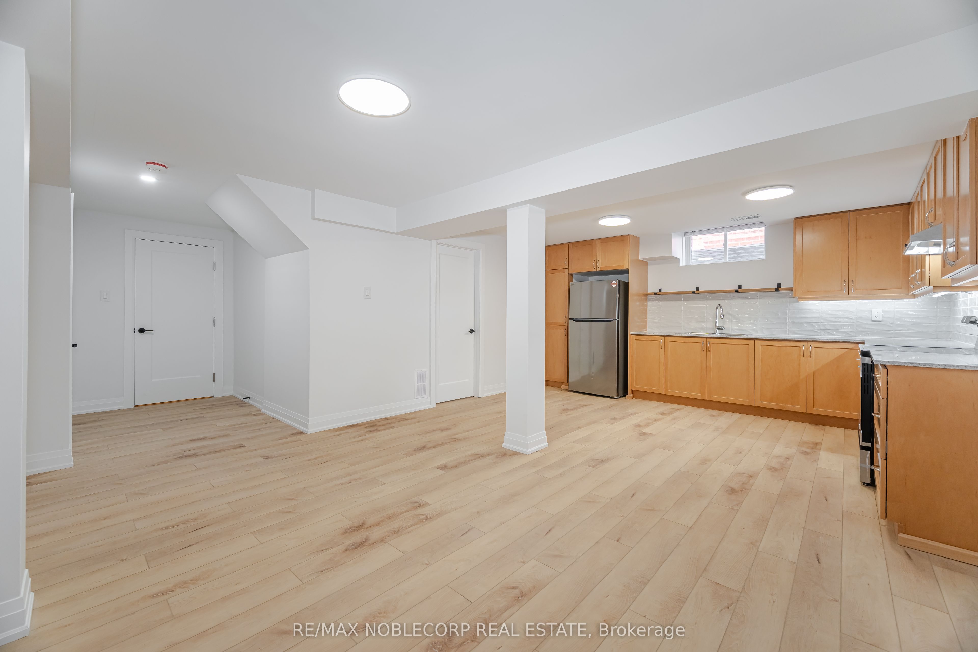 131 Dunstan Crescent Lower Property Photo 11