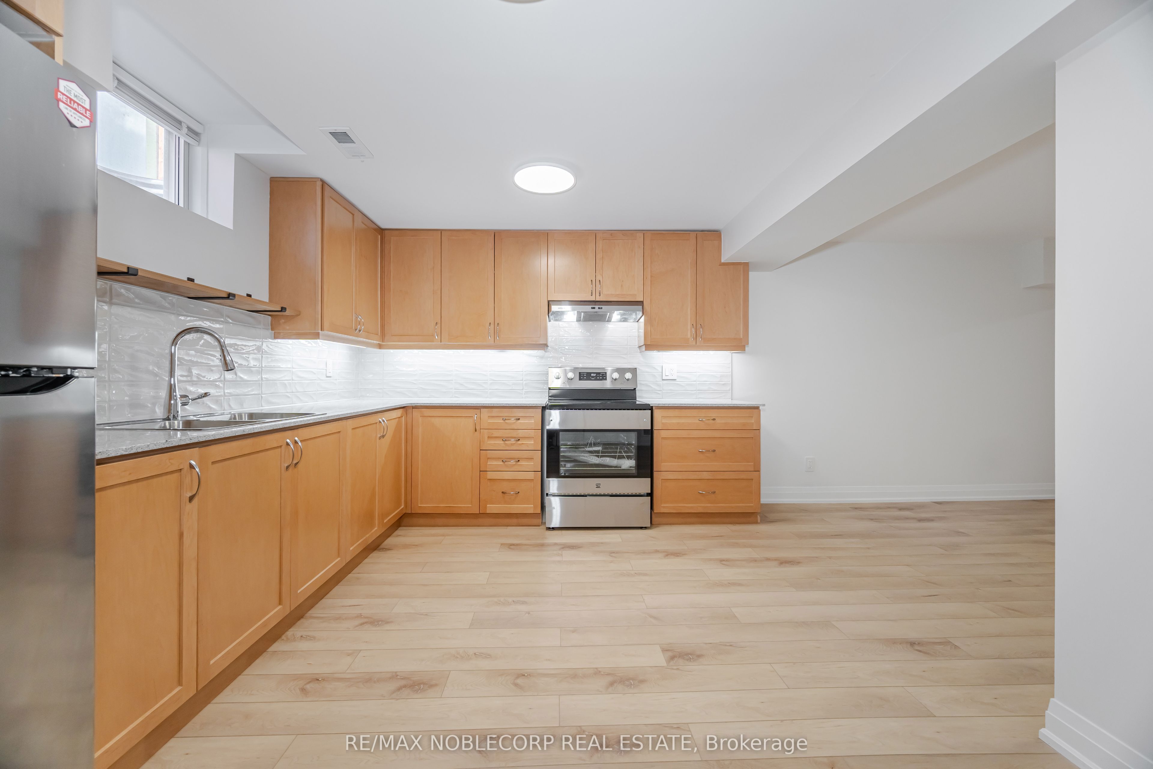 131 Dunstan Crescent Lower Property Photo 15
