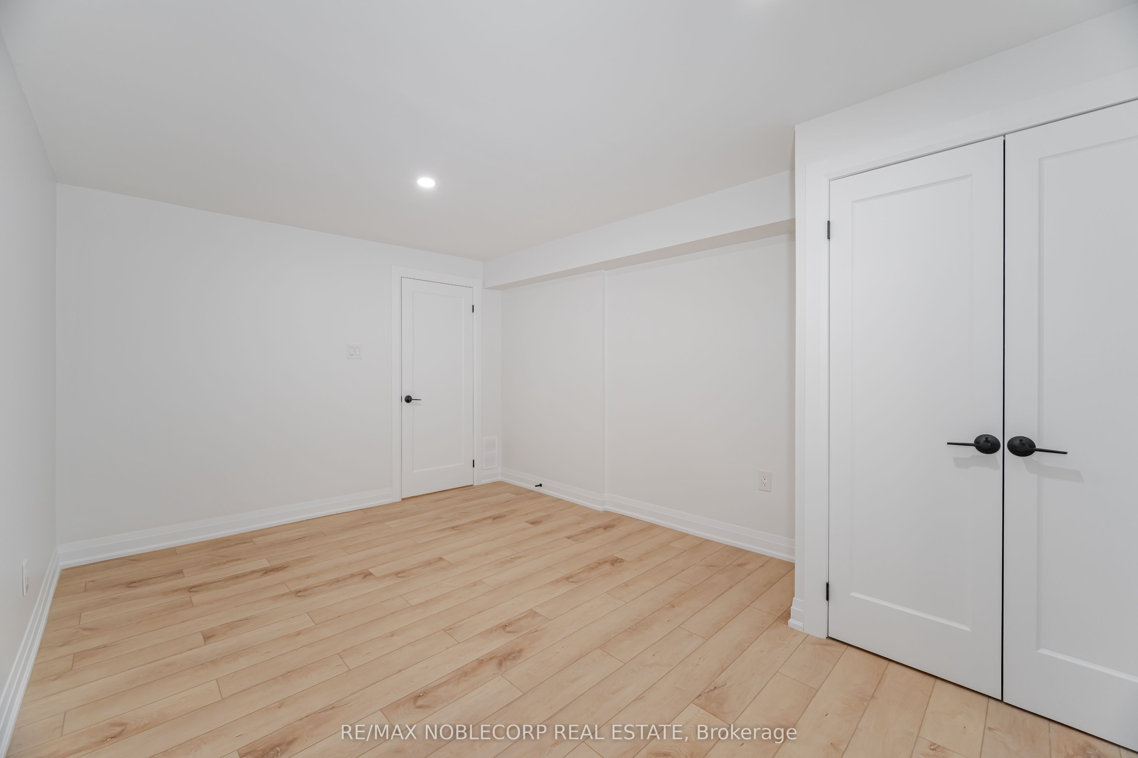 131 Dunstan Crescent Lower Property Photo 20