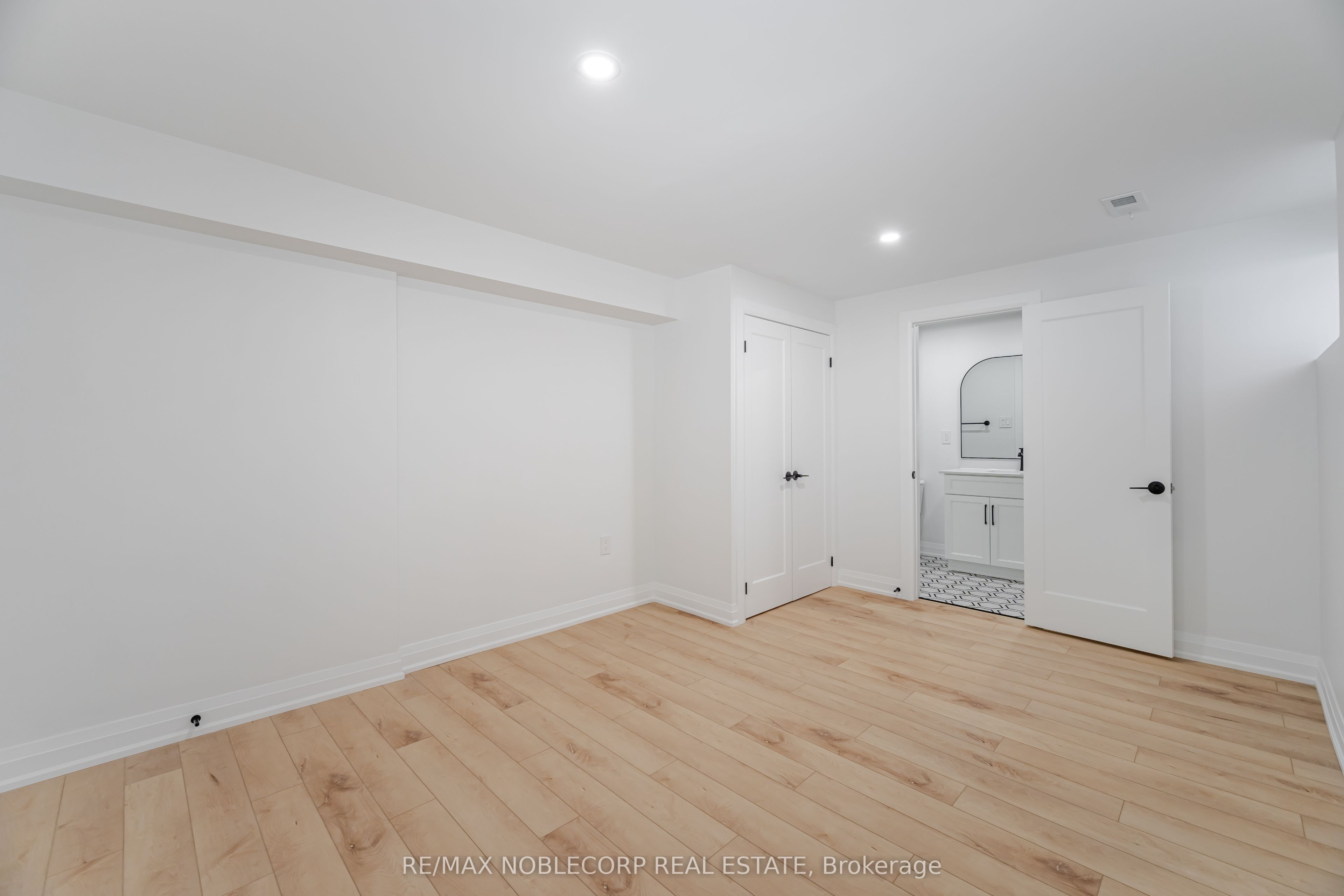 131 Dunstan Crescent Lower Property Photo 21
