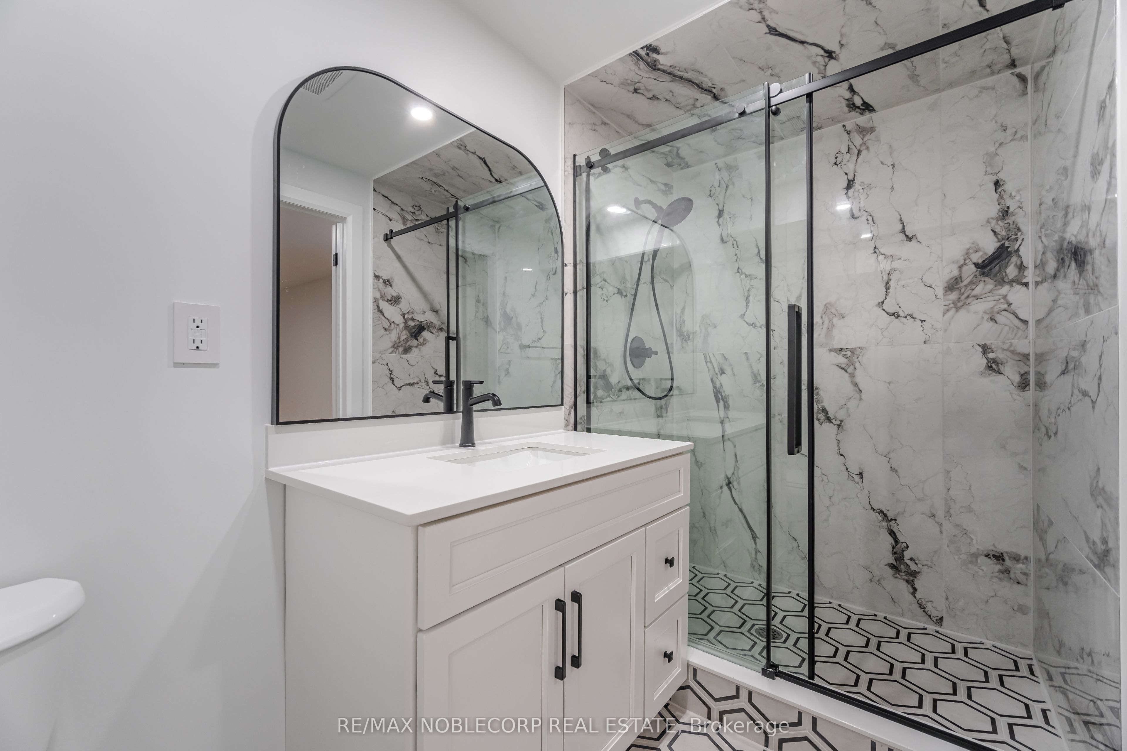 131 Dunstan Crescent Lower Property Photo 23