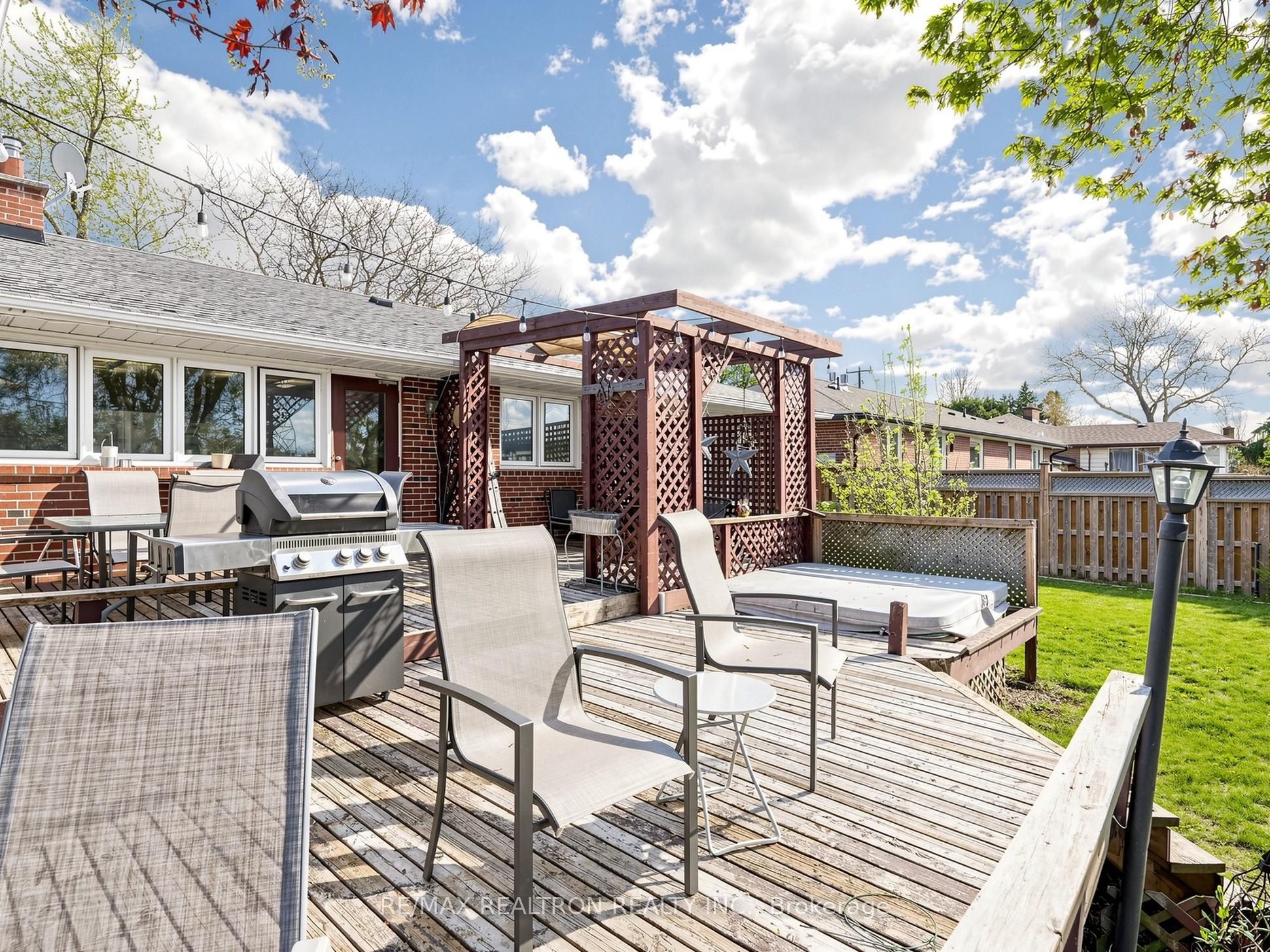 22 Longbridge Road Property Photo 31