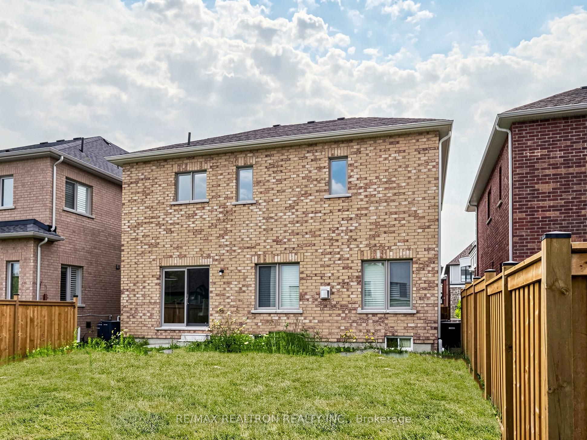31 Valleo Street Property Photo 45