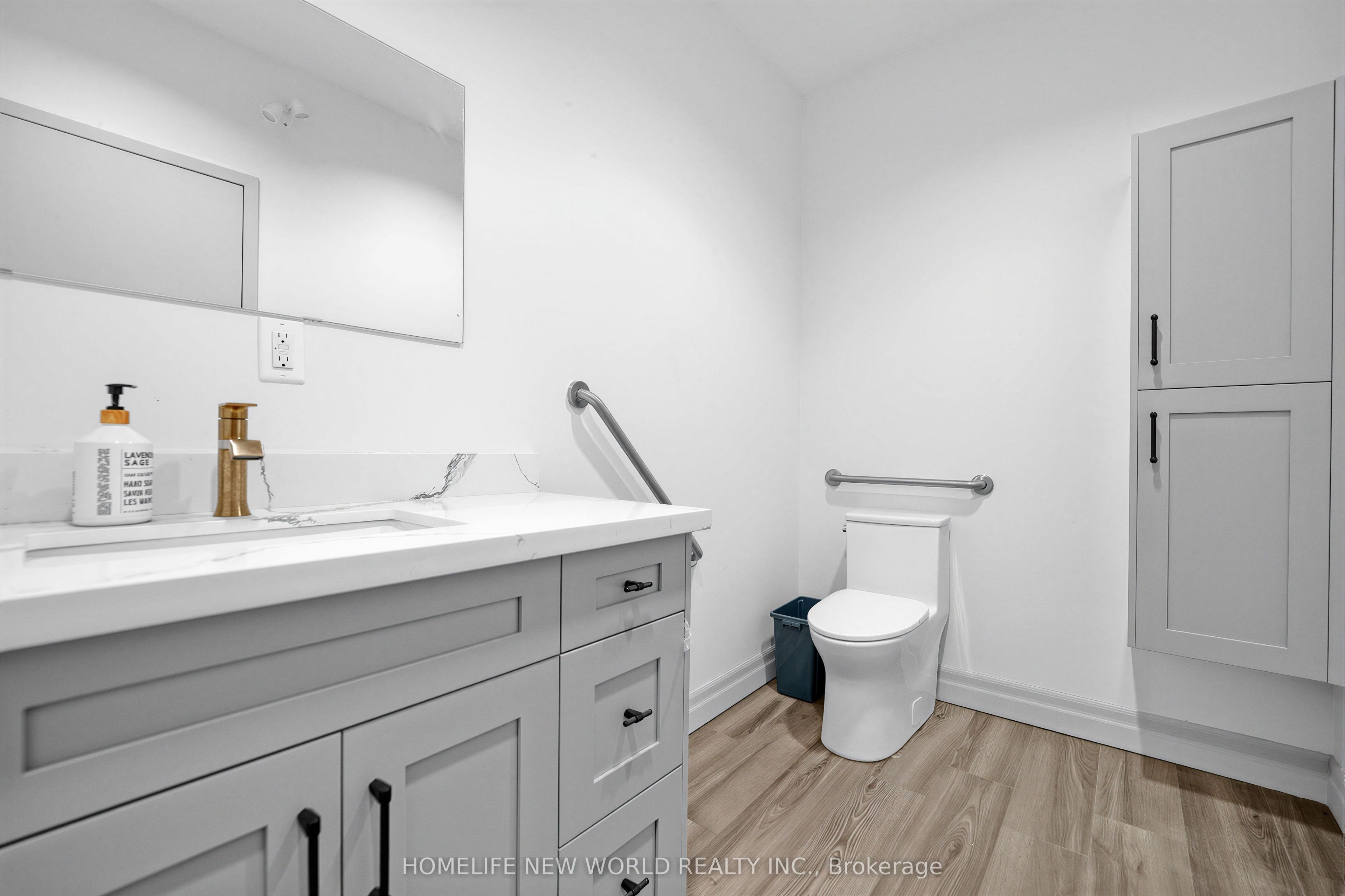 35 Royal Group Crescent Property Photo 10