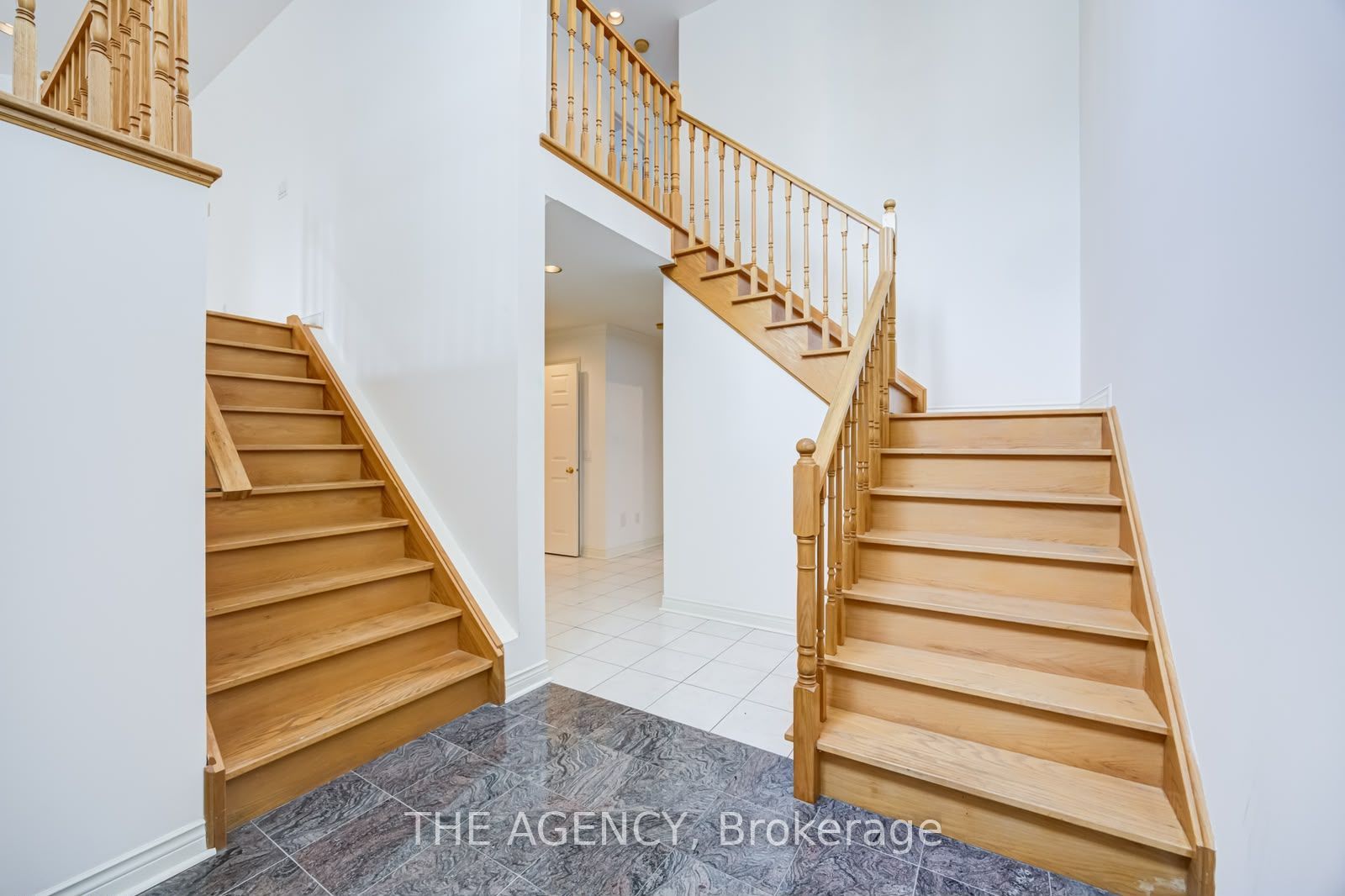 68 Townsgate Drive Property Photo 3