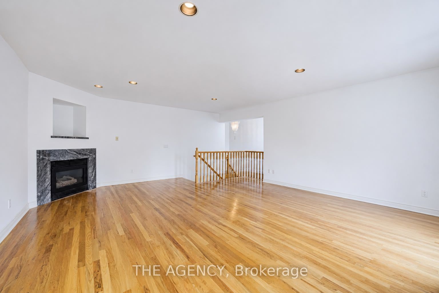 68 Townsgate Drive Property Photo 4