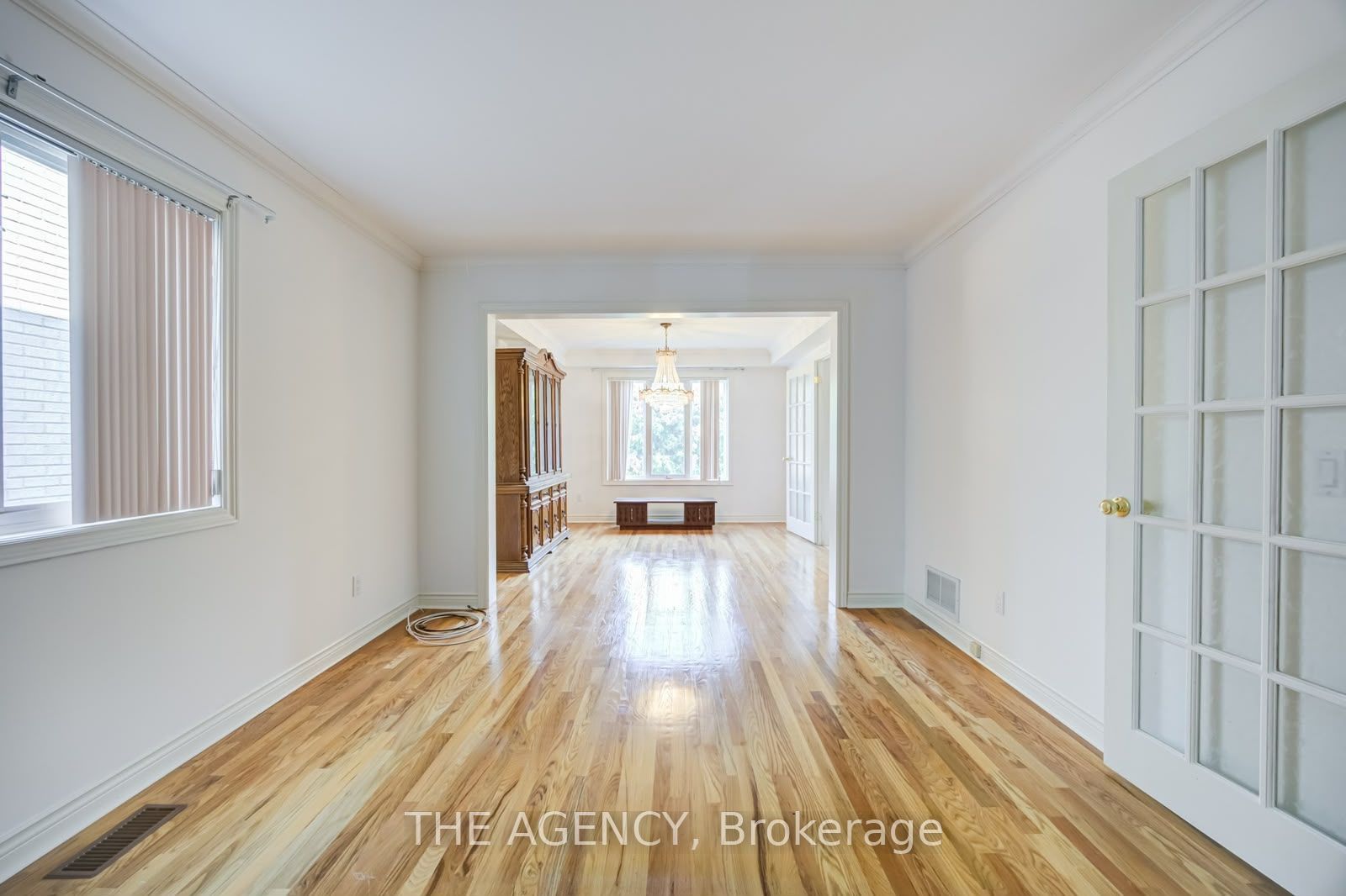 68 Townsgate Drive Property Photo 6
