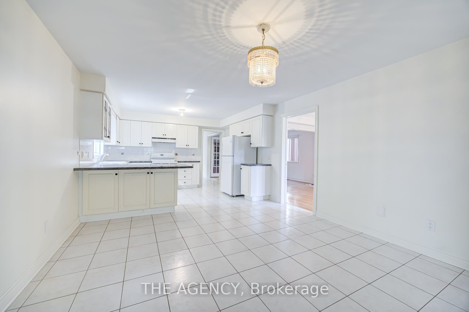 68 Townsgate Drive Property Photo 10