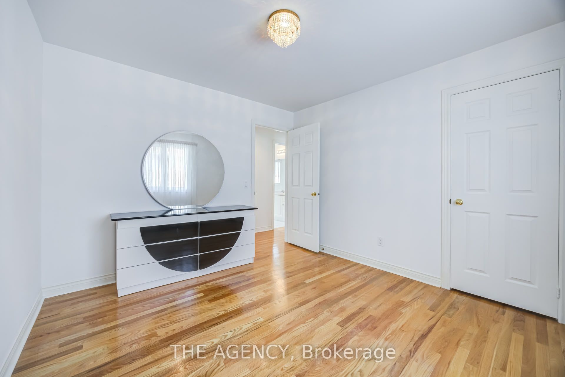 68 Townsgate Drive Property Photo 14
