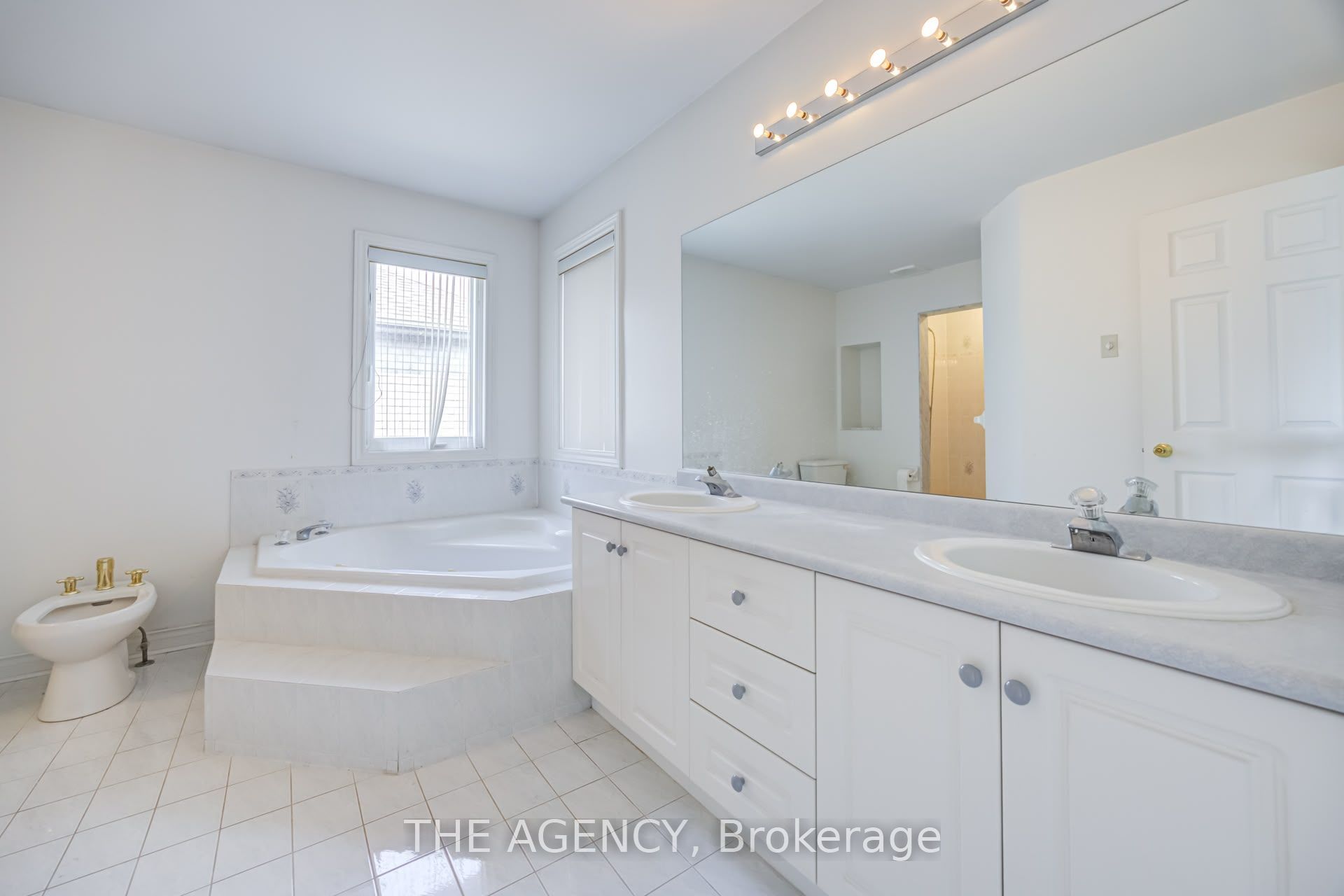 68 Townsgate Drive Property Photo 17
