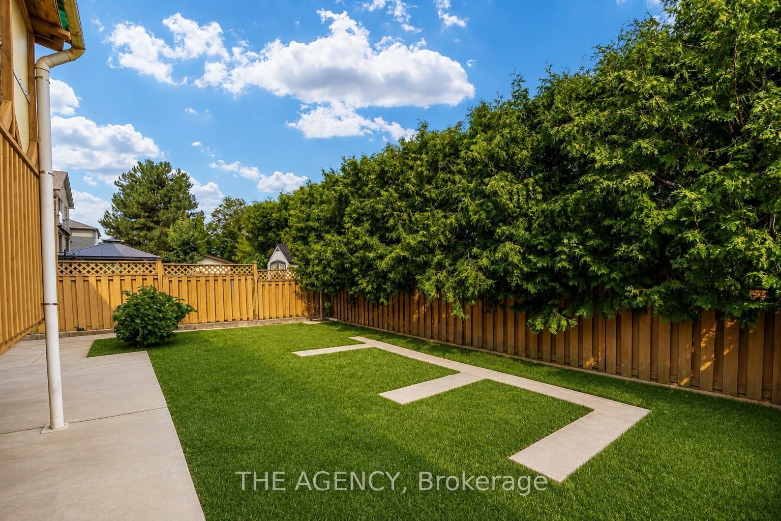 68 Townsgate Drive Property Photo 19