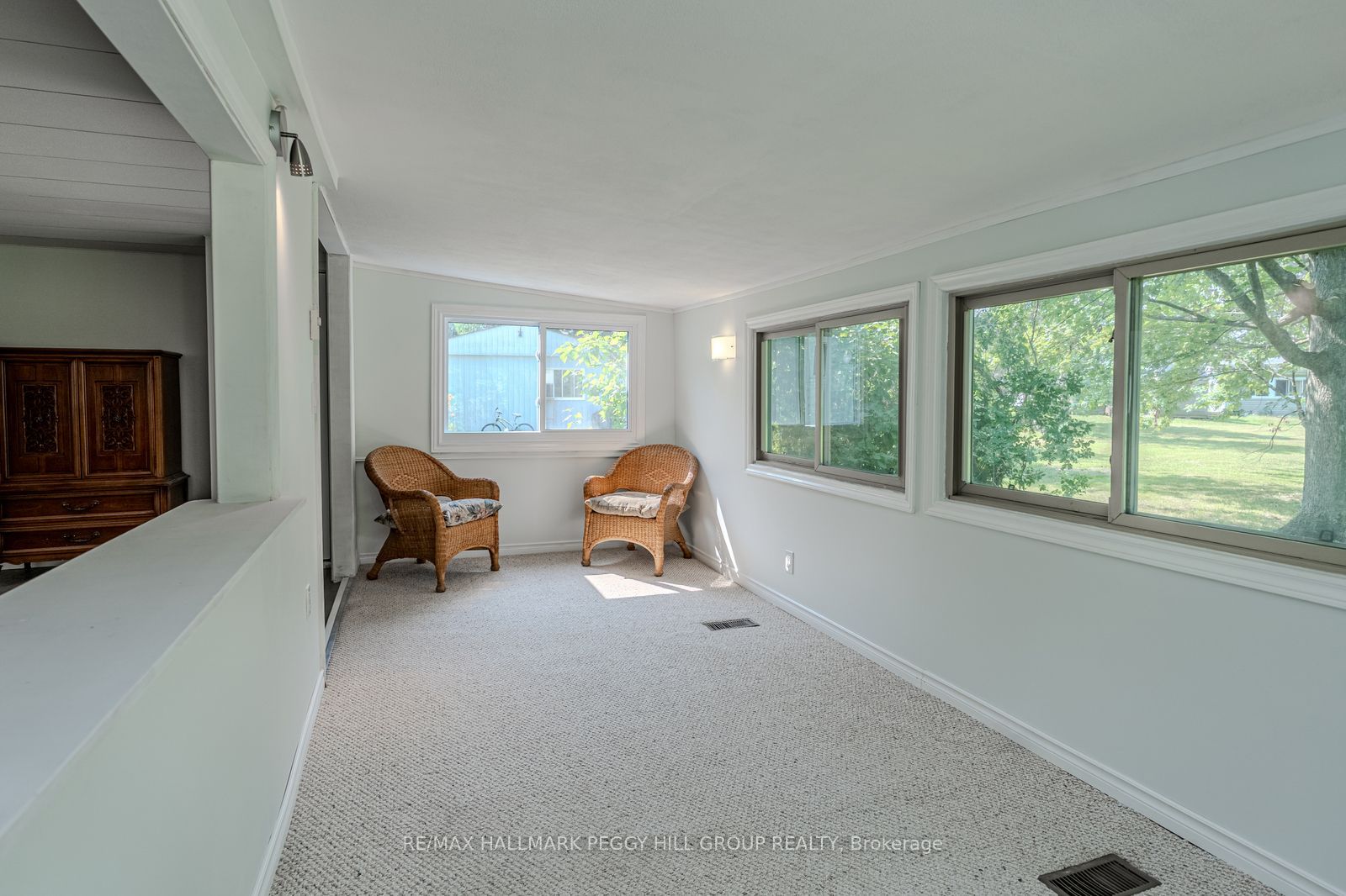 85 Hawthorne Drive Property Photo 6