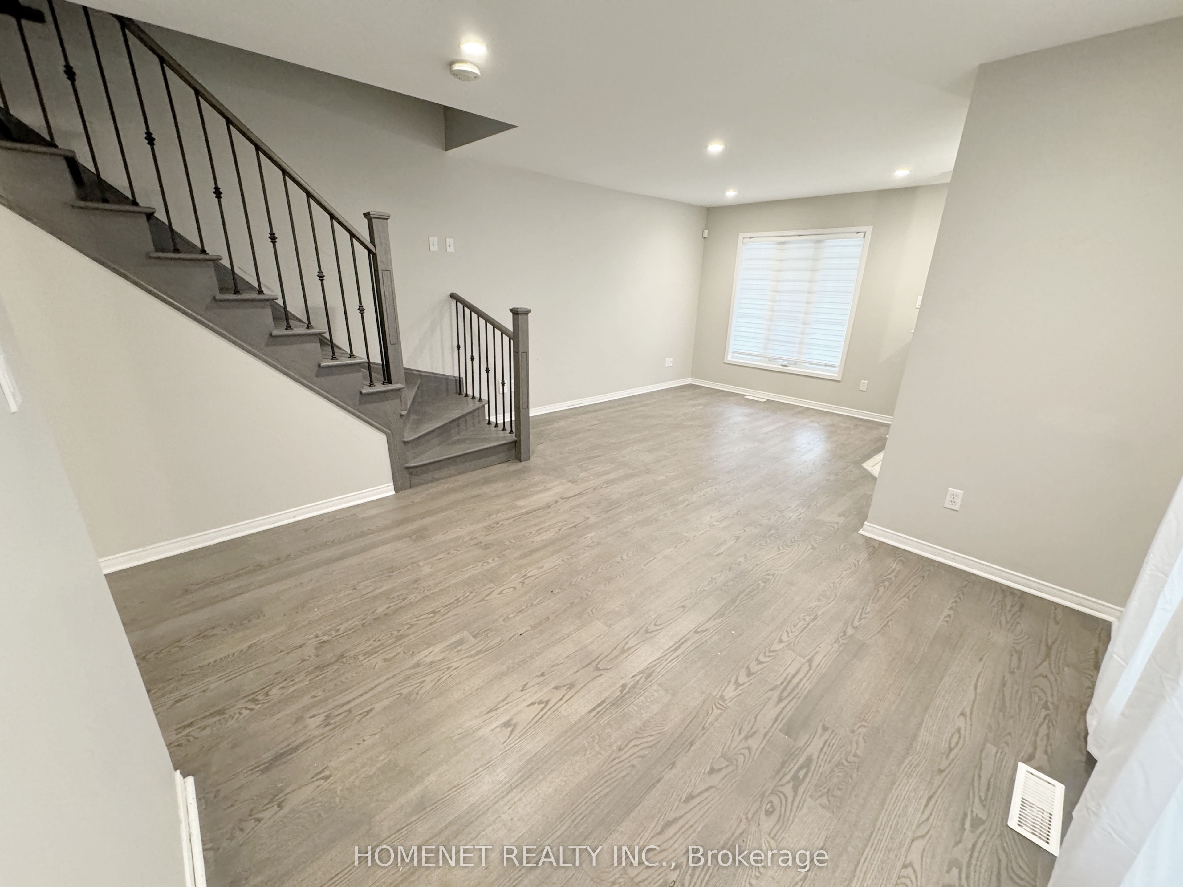 2 Stotts Crescent Property Photo 7