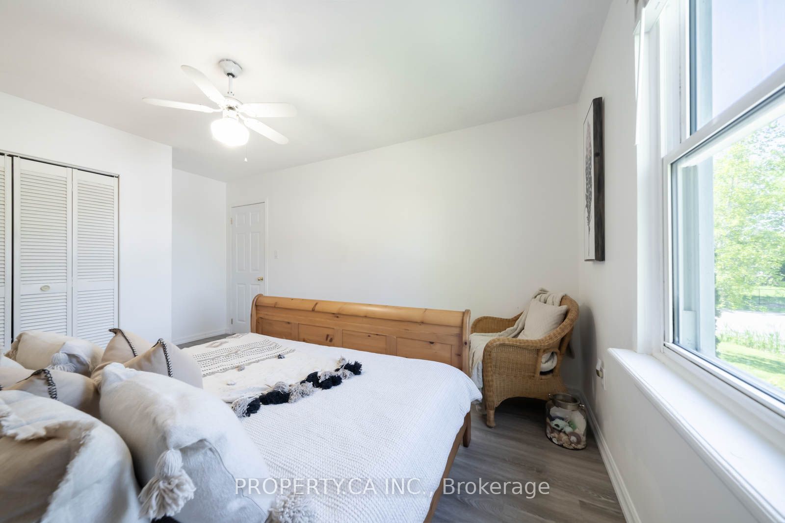 131 Cook's Bay Drive Property Photo 25