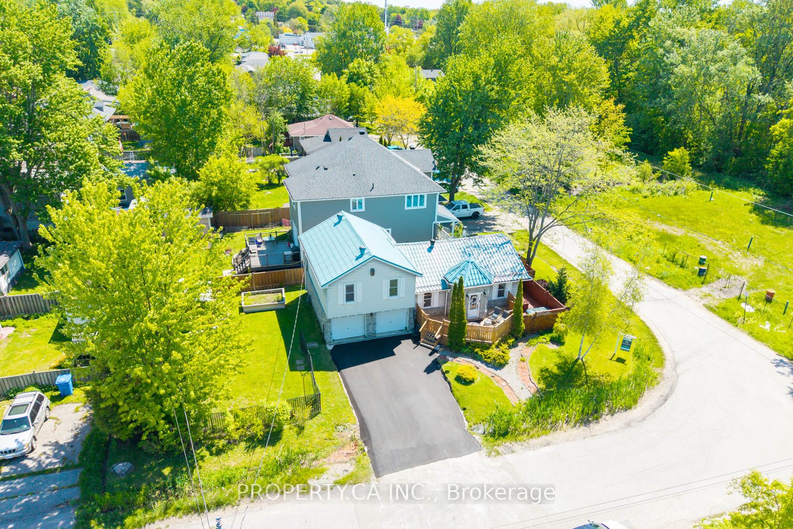 131 Cook's Bay Drive Property Photo 37