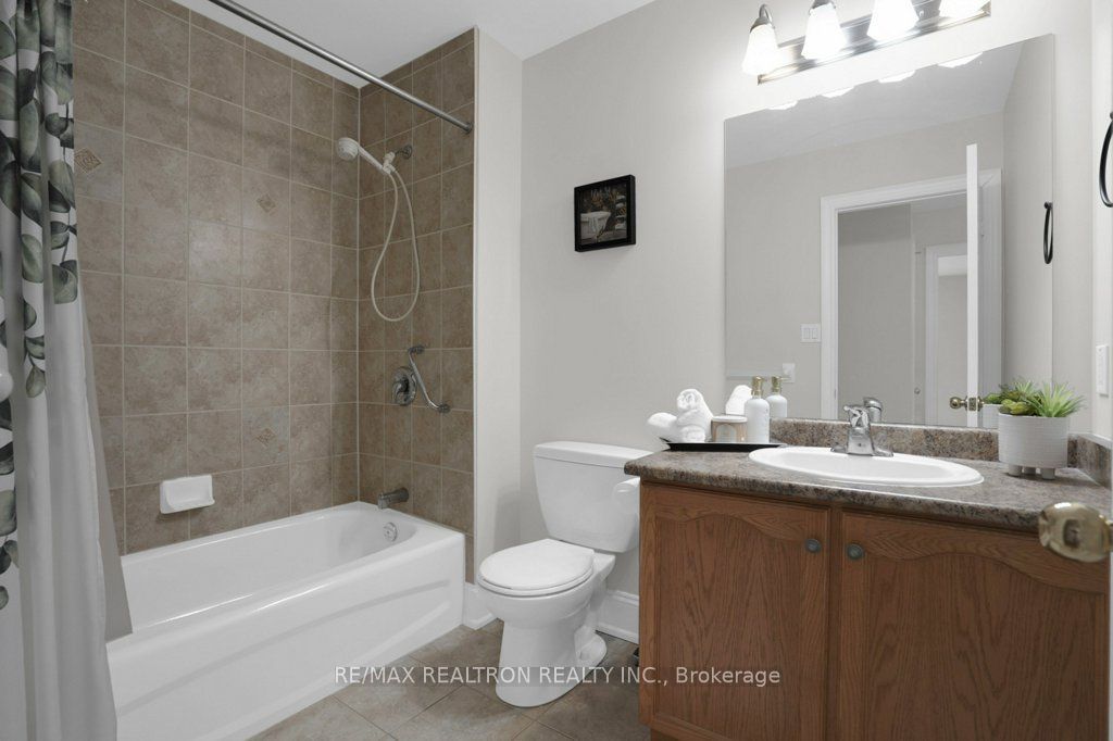 121 Riverglen Drive Property Photo 18