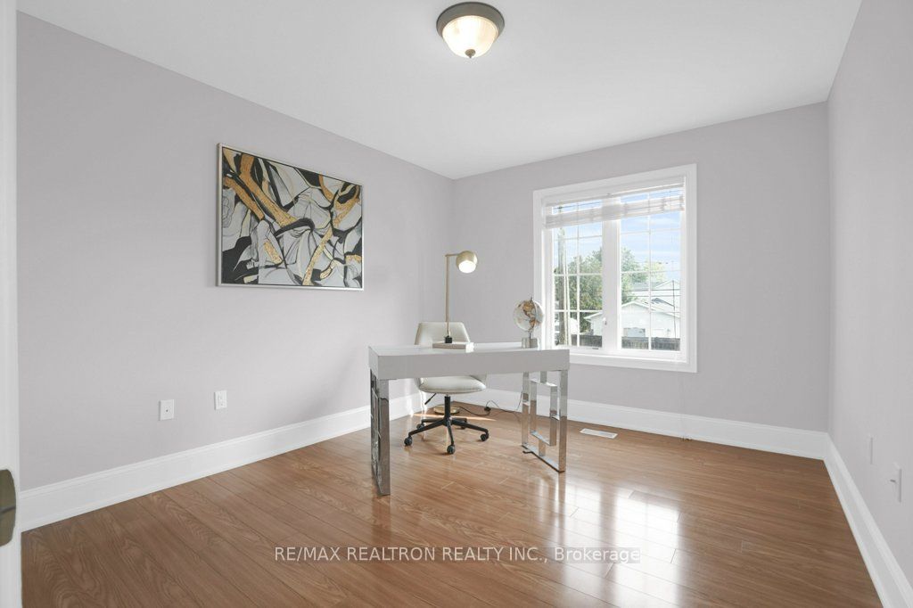 121 Riverglen Drive Property Photo 23