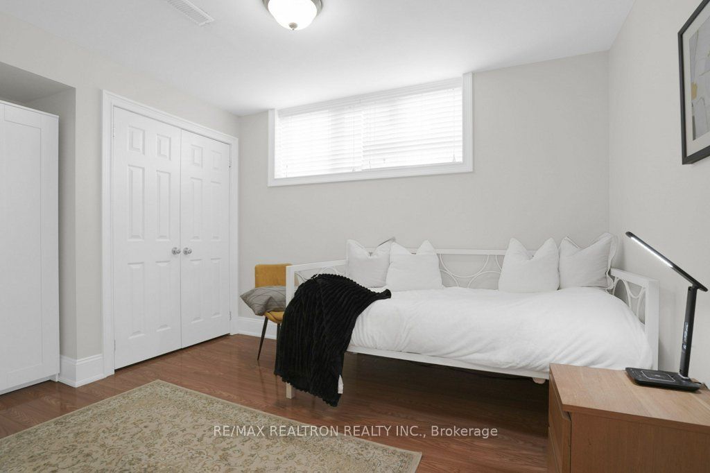 121 Riverglen Drive Property Photo 26