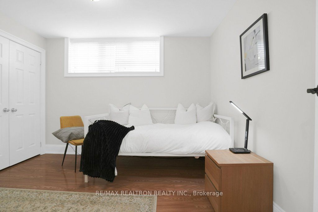 121 Riverglen Drive Property Photo 27